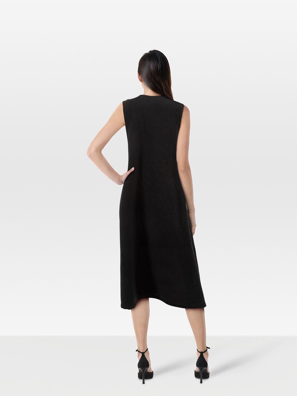 CONDITION is Very good. Minimal wear to the dress is evident. Pilling across the fabric. Discolouration on the inside of the dress around the neckline and on the label on this used Yohji Yamamoto designer resale item. Discolouration may need gentle