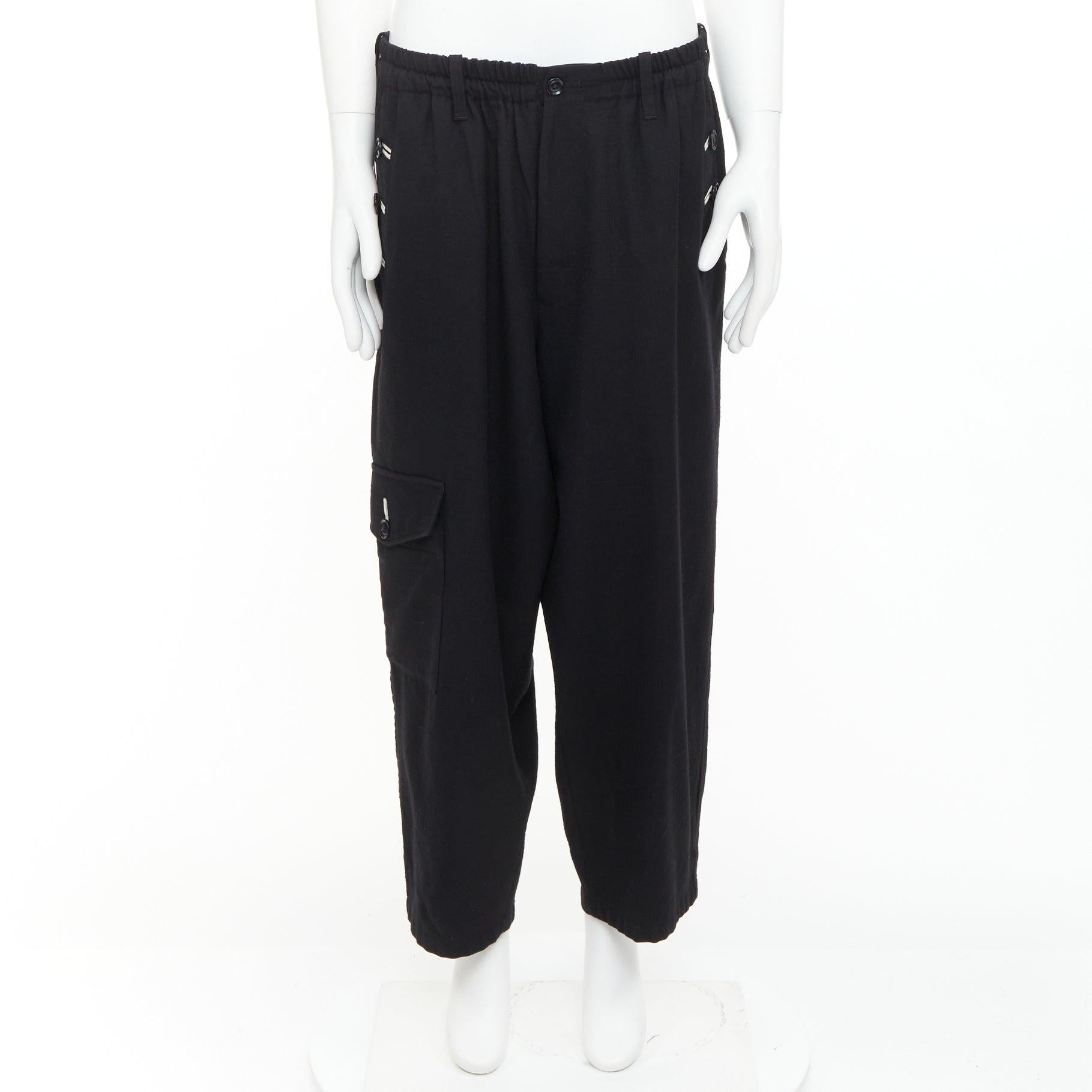 YOHJI YAMAMOTO pantalon à jambe large JP3 L en laine noire et coton blanc avec boutons. en vente 3