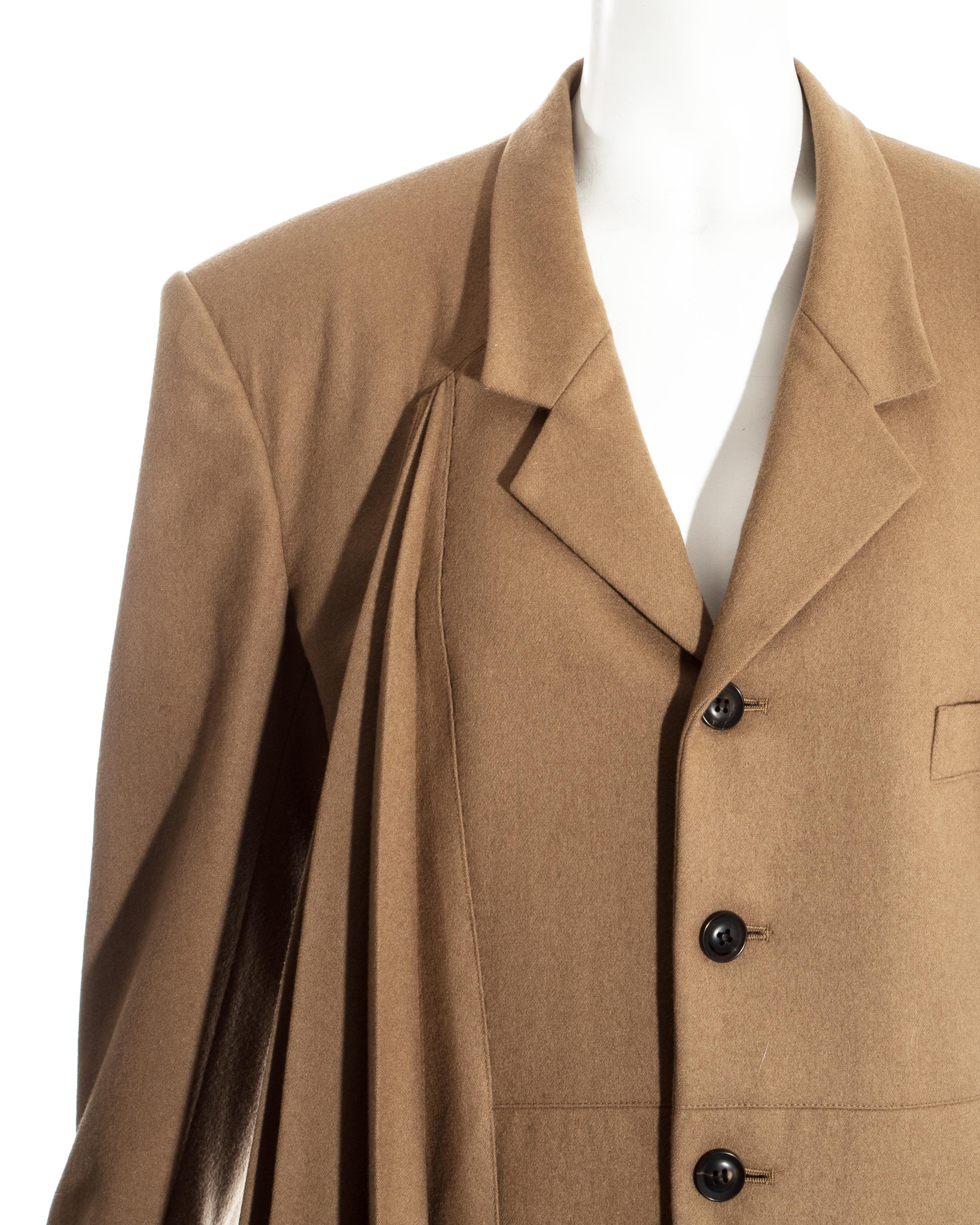 Yohji Yamamoto camel wool oversized blazer pleated jacket, fw 1986  In Good Condition For Sale In London, London