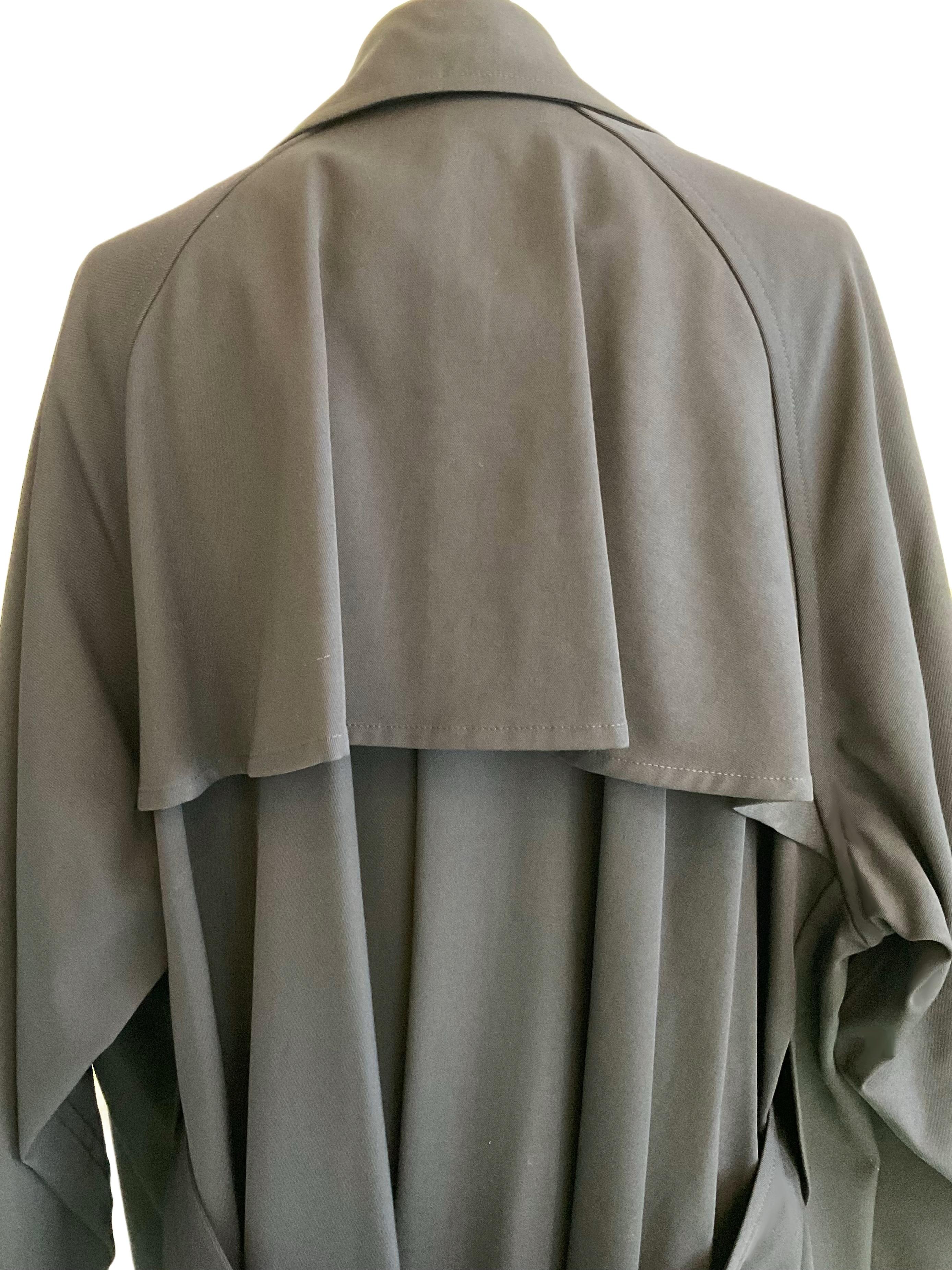 YOHJI YAMAMOTO Cappotto blu doppiopettoin tessuto stretch dei primi anni 2000. en vente 3