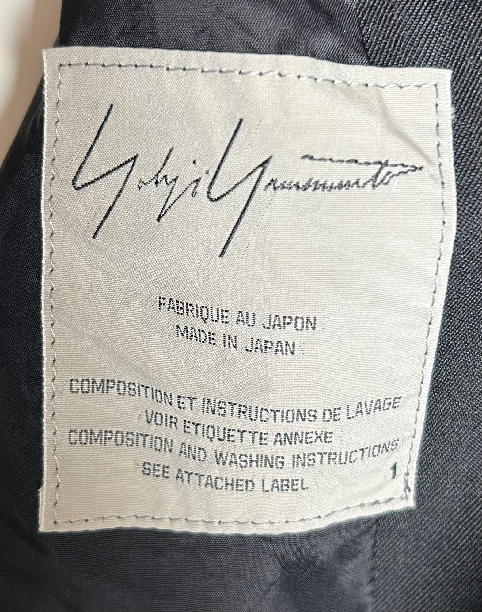 Yohji Yamamoto - Robe trench-coat à double boutonnage et jupe en laine plissée Excellent état - En vente à Los Angeles, CA