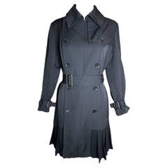 Yohji Yamamoto - Robe trench-coat à double boutonnage et jupe en laine plissée