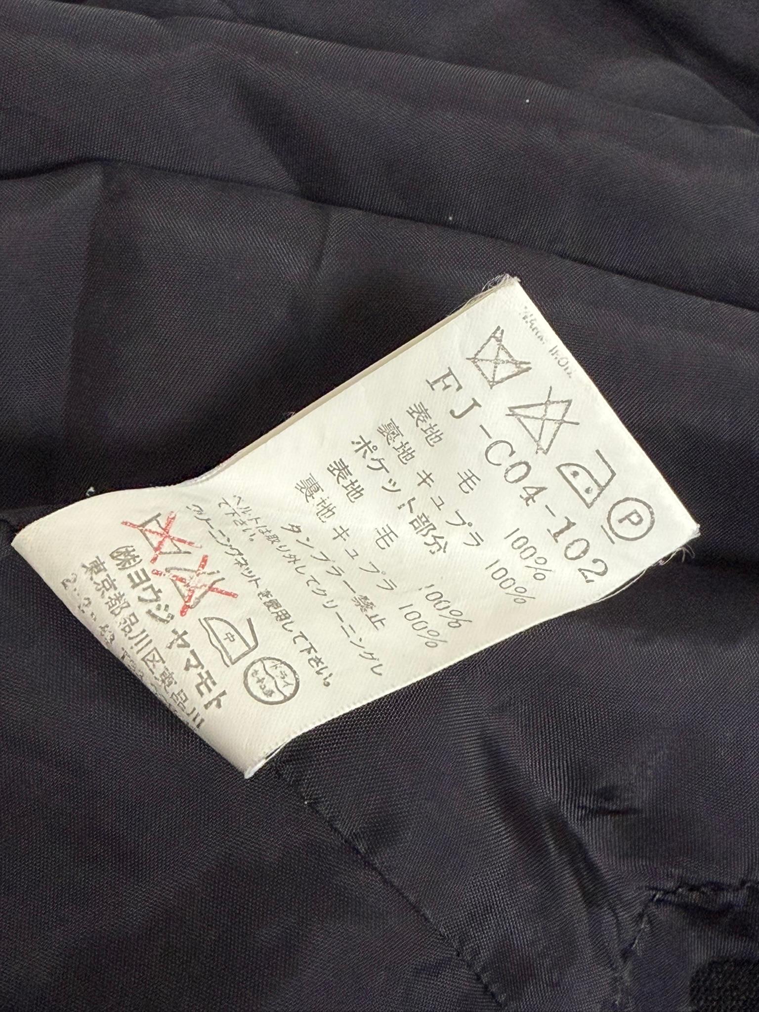 Yohji Yamamoto Herbst 2004 Schwarze Wolljacke mit übertriebenen Taschen im Angebot 4