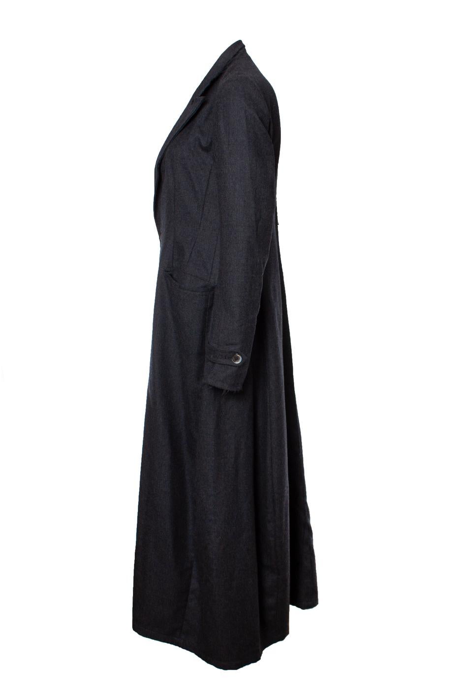 Nero Yohji Yamamoto, Maxi trench grigio in vendita