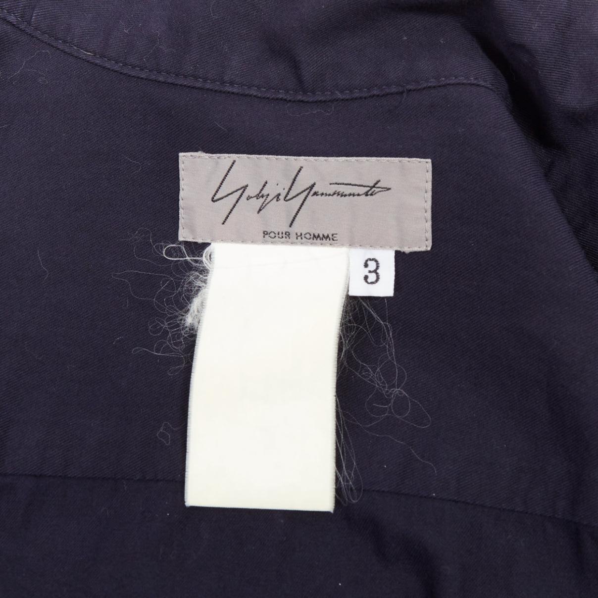 Yohji Yamamoto Homme, camicia con collo alto e tasche frontali con patta, JP3 L. in vendita 3