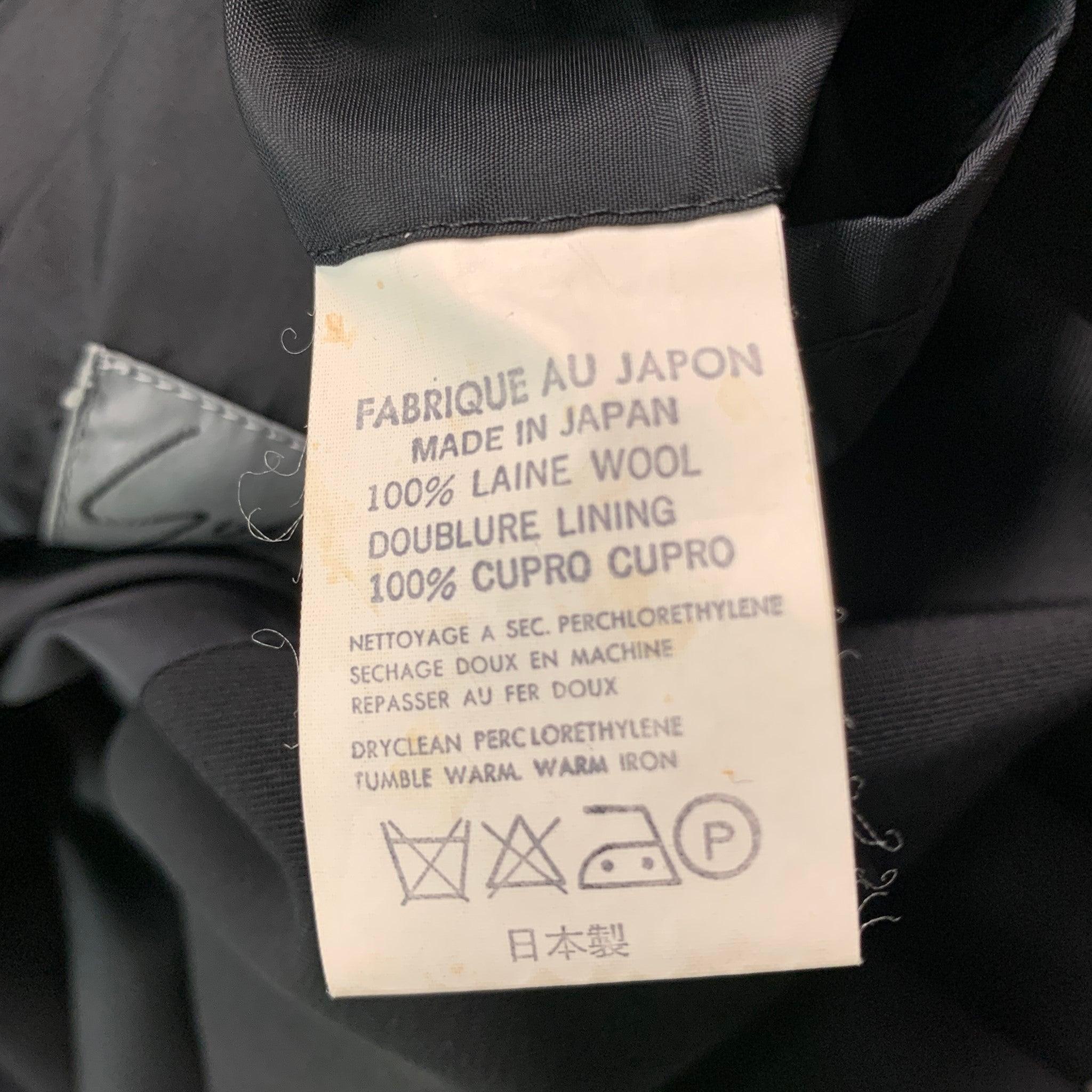 YOHJI YAMAMOTO HOMME Größe S SS90 Schwarze kragenlose Jacke aus Wolle mit Hundestickerei im Angebot 3