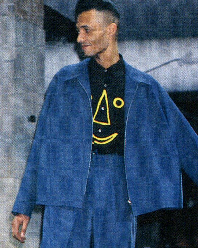 Chemise 'Smiley Face' en rayonne noire pour hommes de Yohji Yamamoto, fw 1991 Excellent état - En vente à London, GB