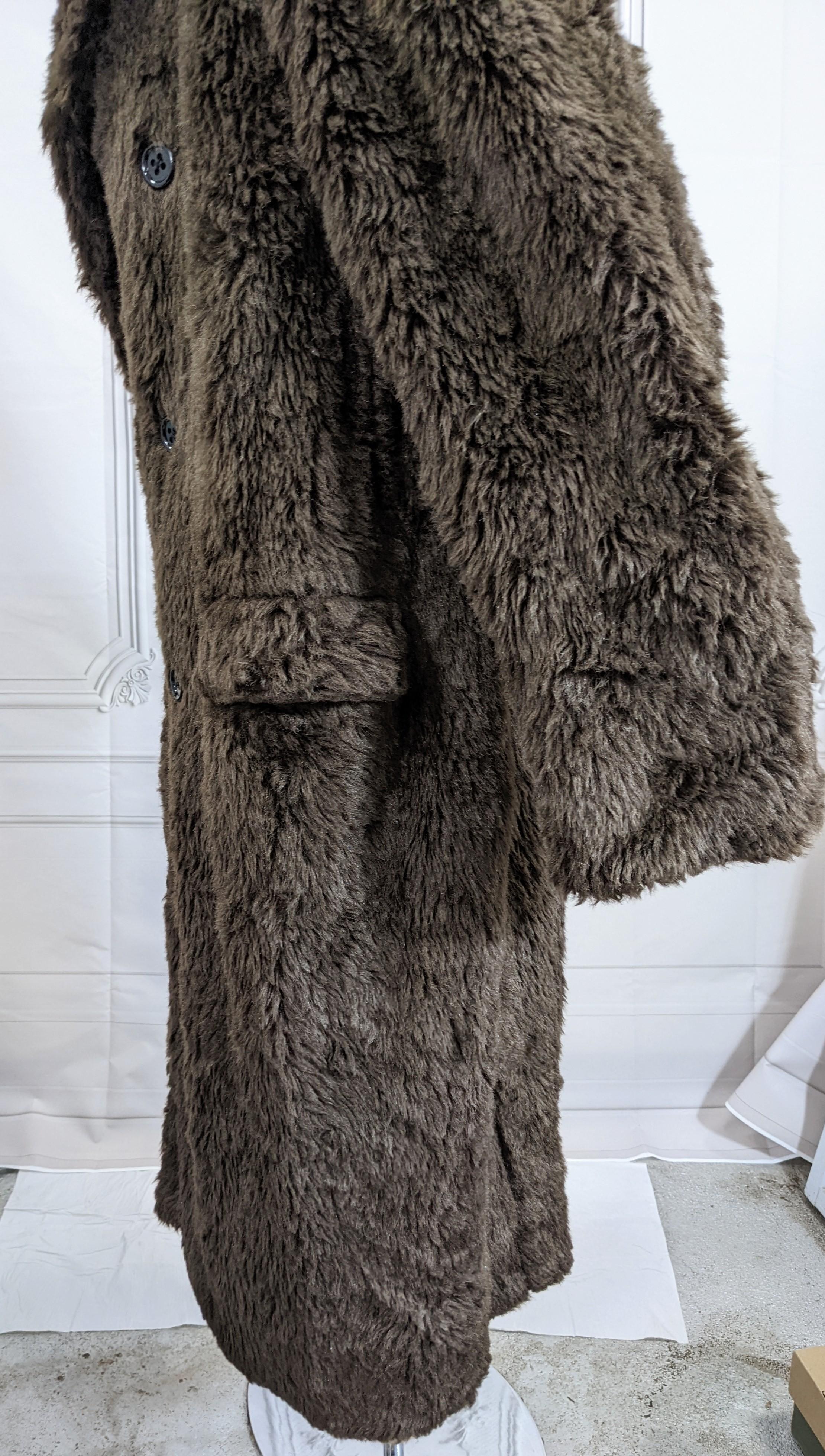 Yohji Yamamoto - Manteau en fausse fourrure pour hommes à double boutonnage en vente 3