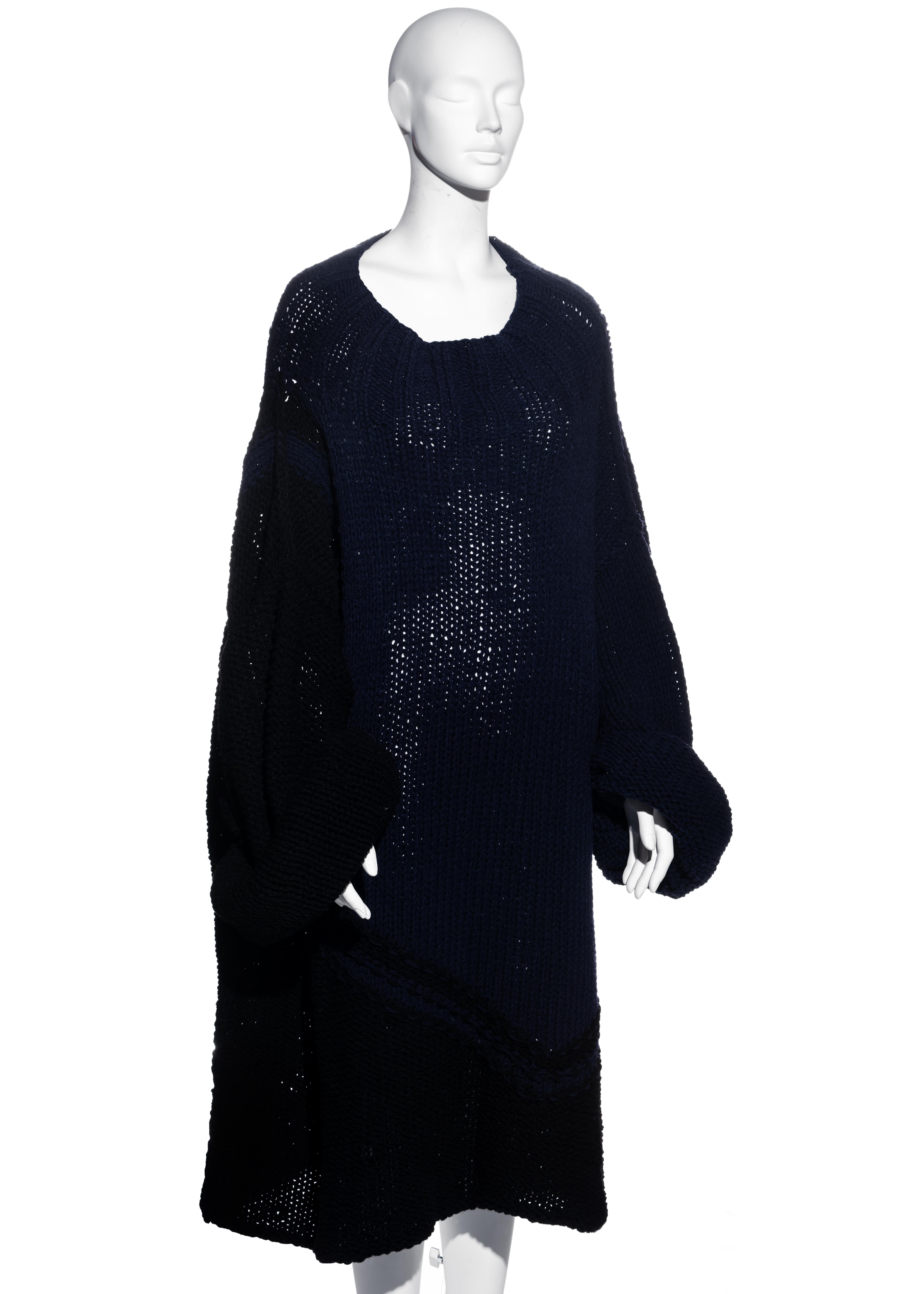 Pull surdimensionné Yohji Yamamoto en laine tricotée bleu marine et noir, automne-hiver 1984 Unisexe en vente