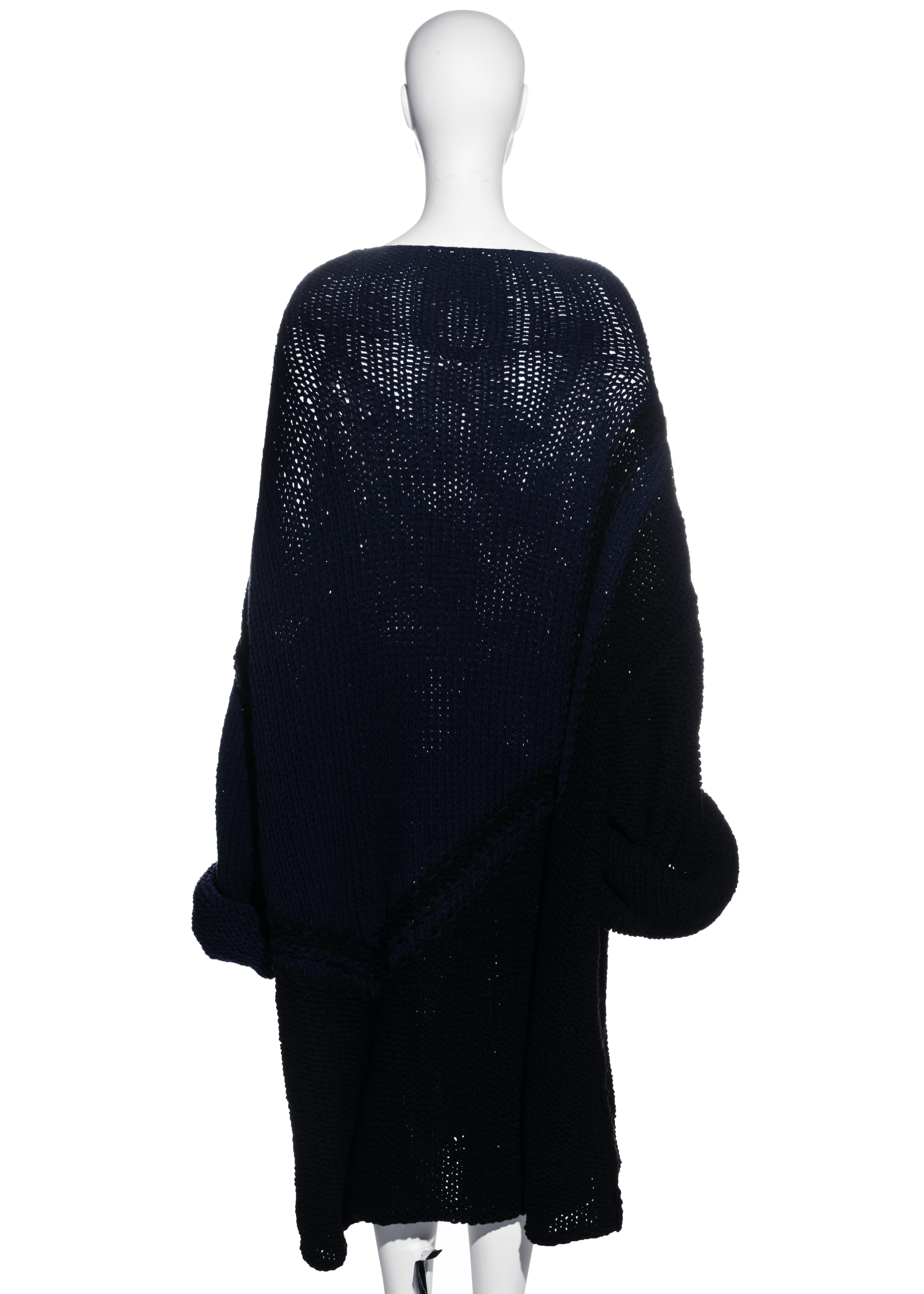 Pull surdimensionné Yohji Yamamoto en laine tricotée bleu marine et noir, automne-hiver 1984 en vente 4