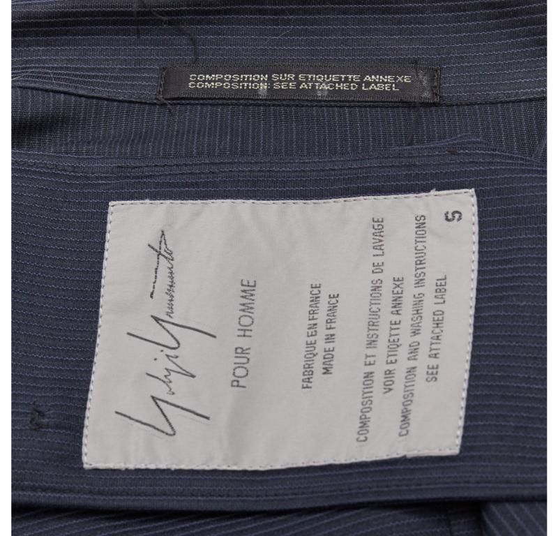 Blazer court léger YOHJI YAMAMOTO bleu marine à rayures de tissu souple S en vente 2
