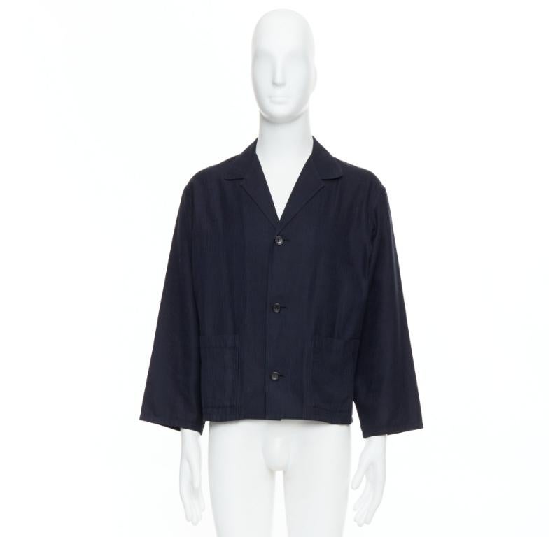 Blazer court léger YOHJI YAMAMOTO bleu marine à rayures de tissu souple S en vente 4
