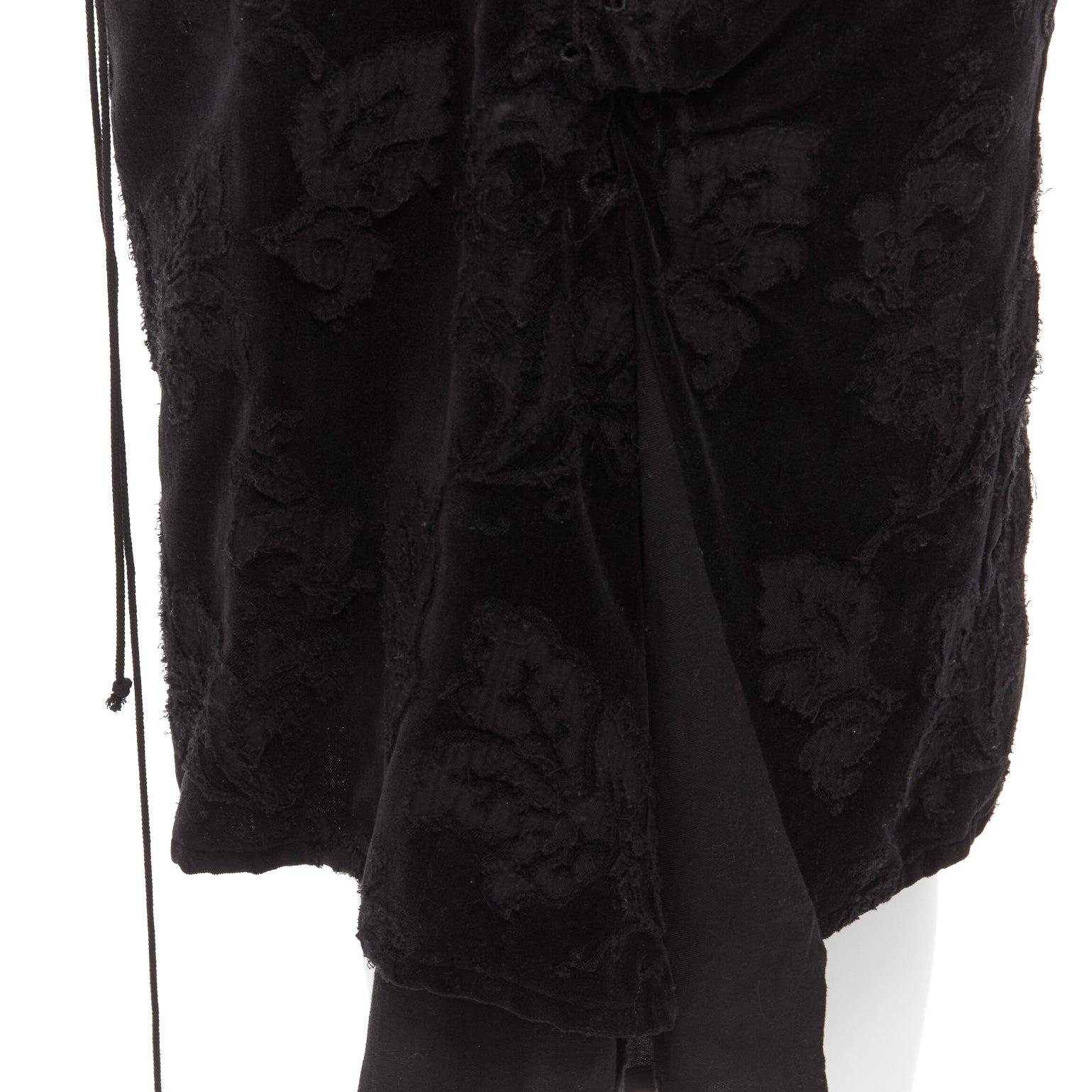 YOHJI YAMAMOTO NOIR black cotton velvet floral jacquard lace up skirt JP1 S
Reference: JACG/A00113
Brand: Yohji Yamamoto
Collection: Noir
Material: Cotton
Color: Black
Pattern: Floral
Closure: Lace Up
Lining: Black Fabric
Extra Details: Lace up and