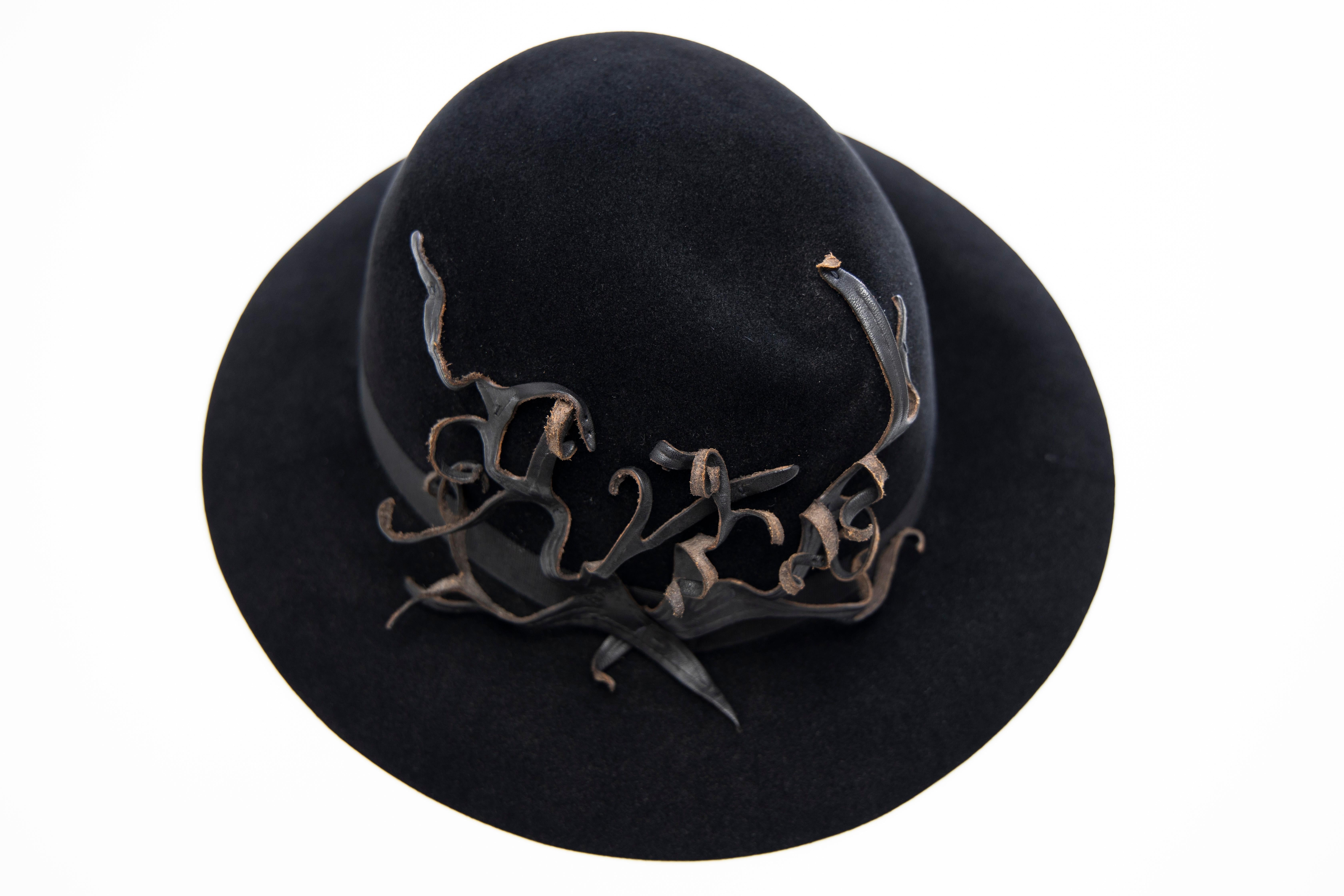 Yohji Yamamoto Pour Homme Black Wool Felt Appliquéd Leather Fedora, ca. 1990's For Sale 2