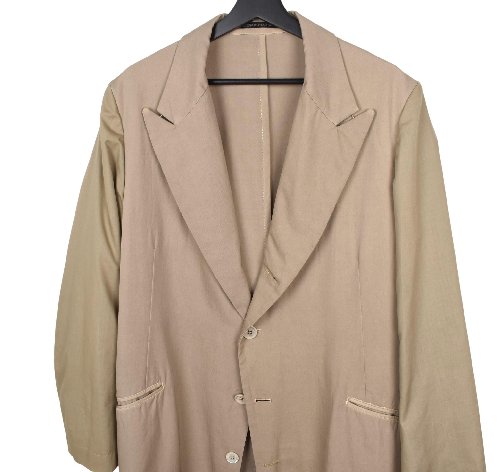 Prüfen Sie meine anderen Angebote. Habe viele weitere Designerkleidung zu verkaufen. Offen für alle Angebote.
Artikel zum Verkauf ist 100% echte Yohji Yamamoto Vintage Pour Homme Dünne weite Ärmel keine Knöpfe Männer über Mantel, S1662, VITR2
Farbe: