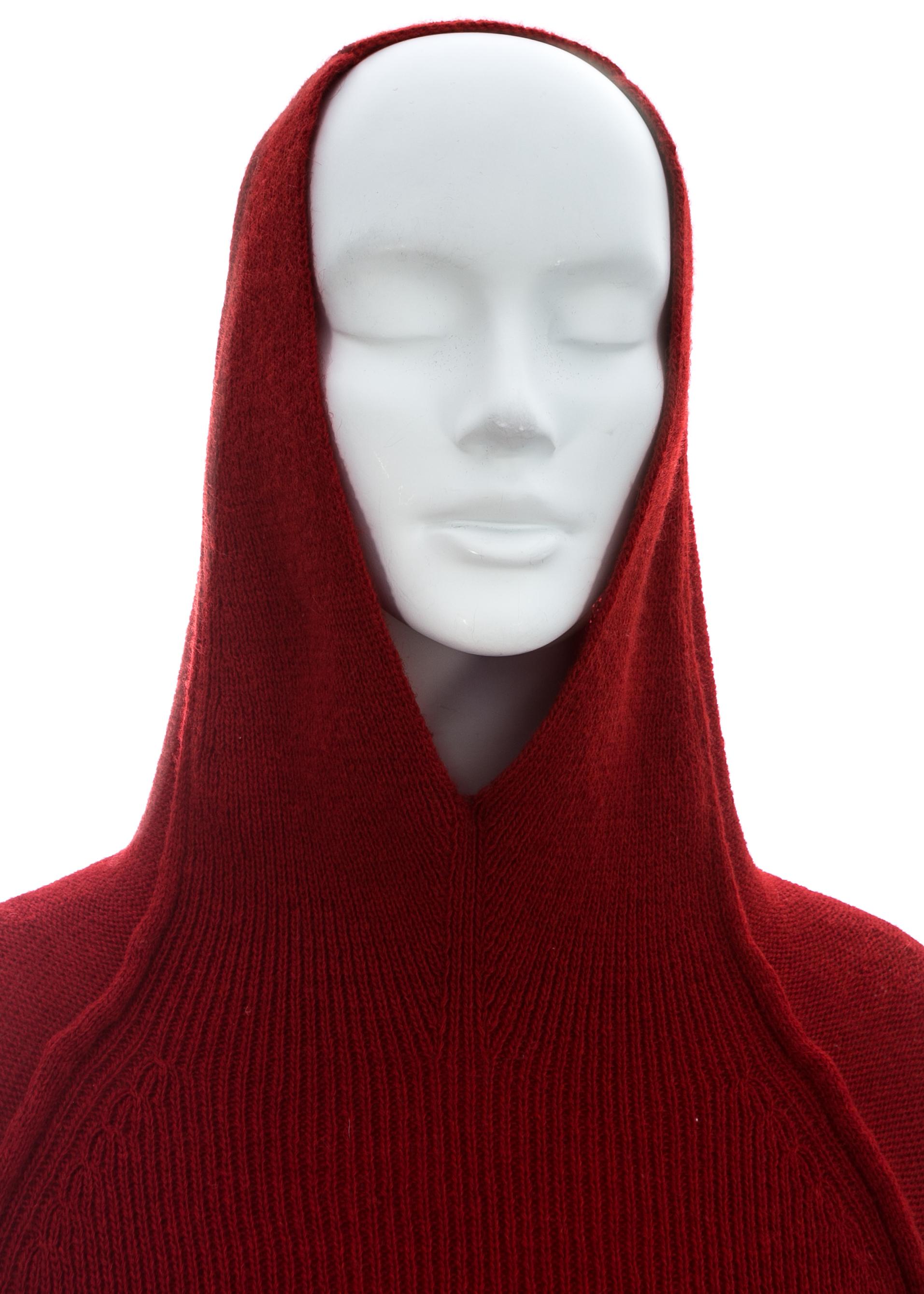 Yohji Yamamoto red wool hooded knitted maxi dress, c. 1990s In Good Condition For Sale In London, GB