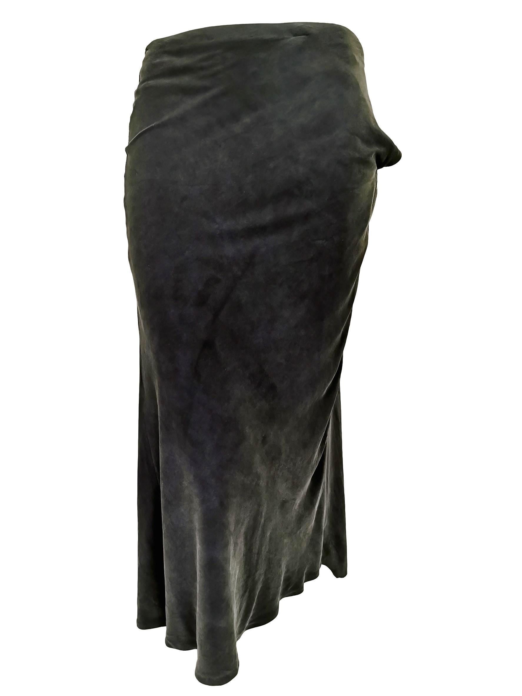 Yohji Yamamoto
Scallop Hem Skirt
100% Silk
Size 1