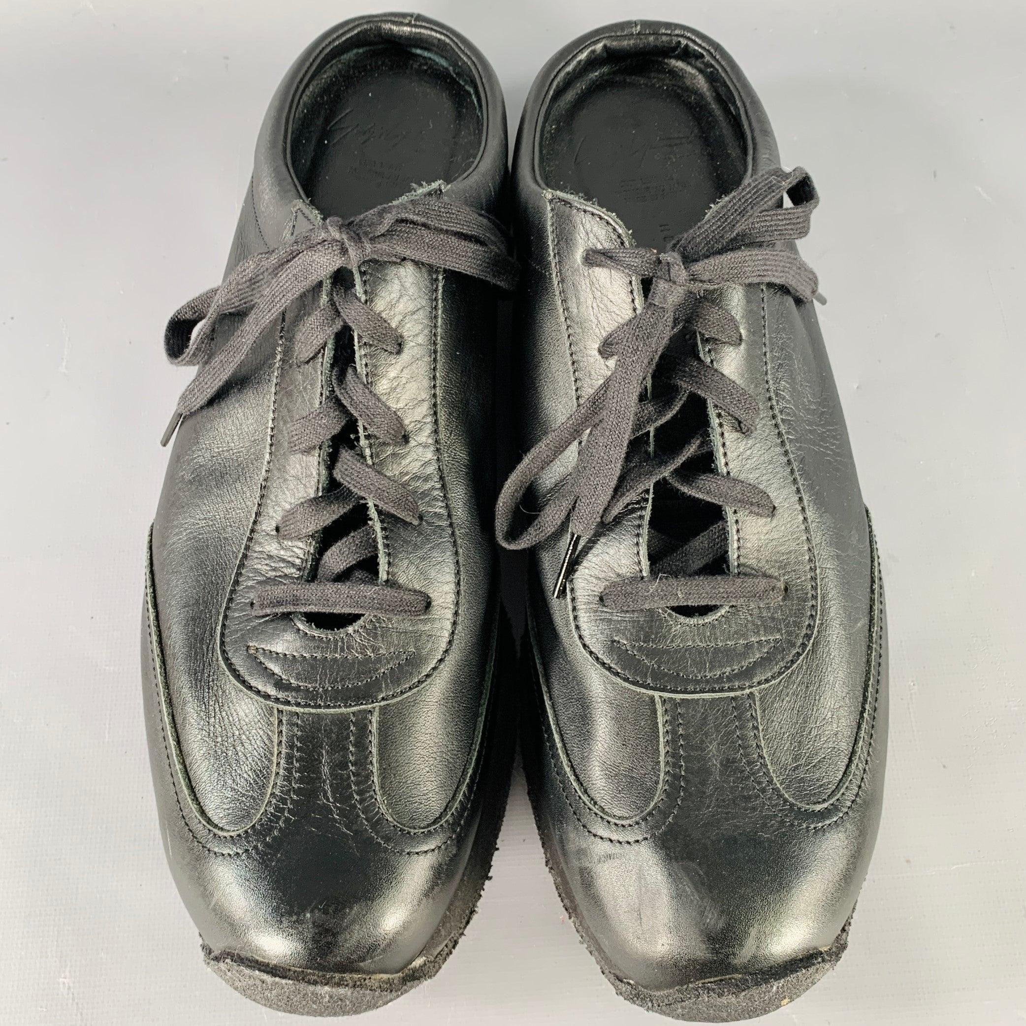 YOHJI YAMAMOTO Taglia 11 - Scarpe da ginnastica in pelle nere aperte sul retro In condizioni ottime in vendita a San Francisco, CA