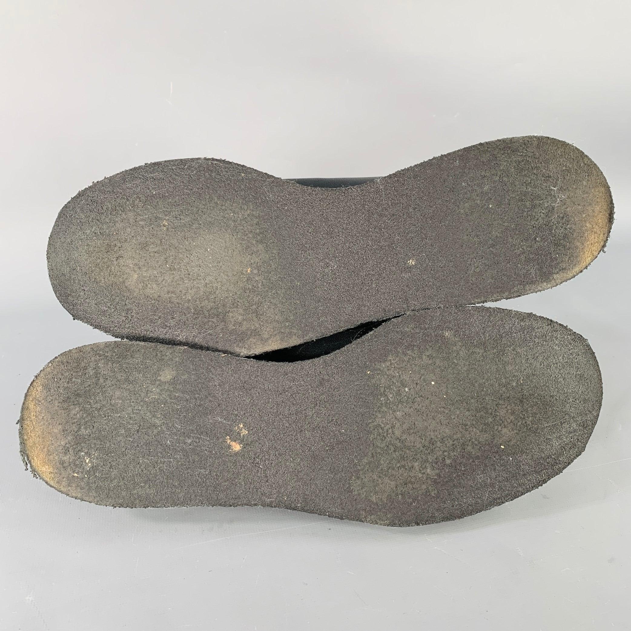 YOHJI YAMAMOTO Taglia 11 - Scarpe da ginnastica in pelle nere aperte sul retro in vendita 1
