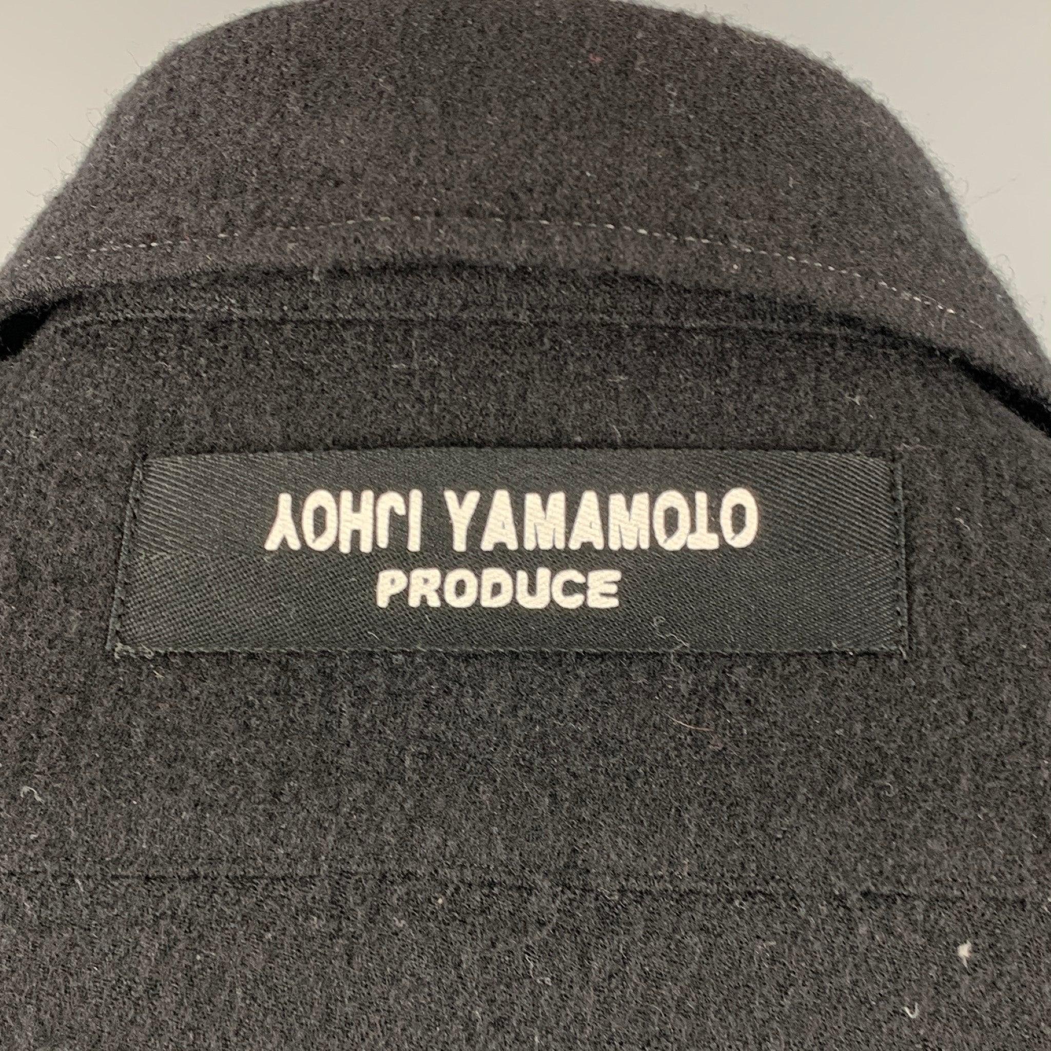YOHJI YAMAMOTO Größe L Schwarzer Mantel aus Wolle mit Kontraststich und Patch-Taschen im Angebot 1