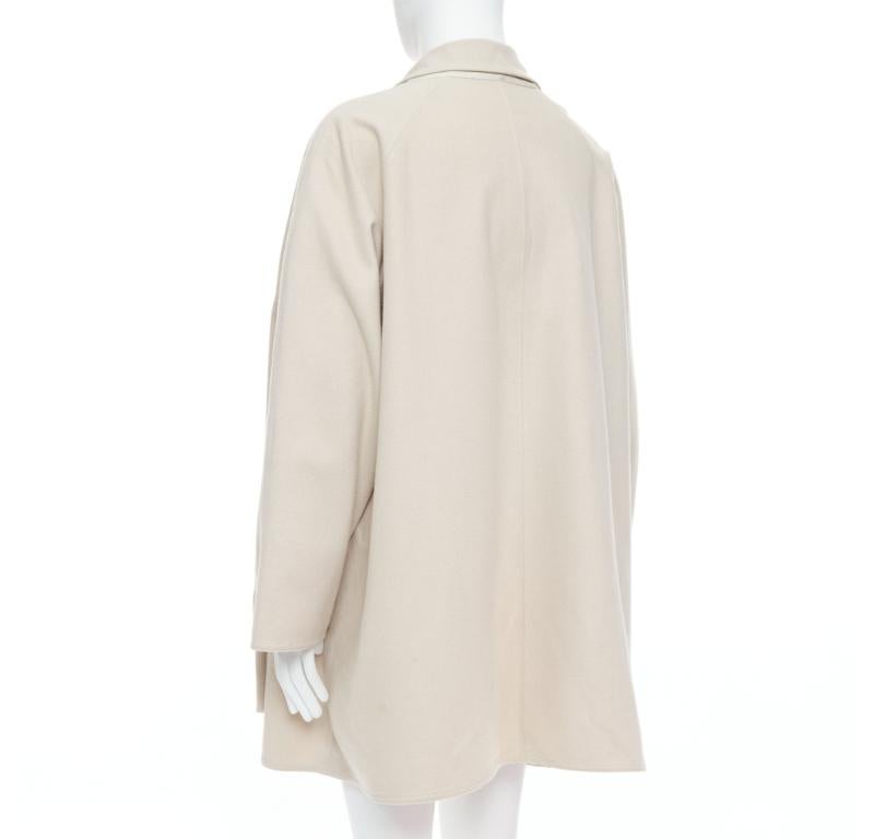 Uomo Yohji Yamamoto, cappotto boxy con zip e tasche in lana grigio pietra M. in vendita