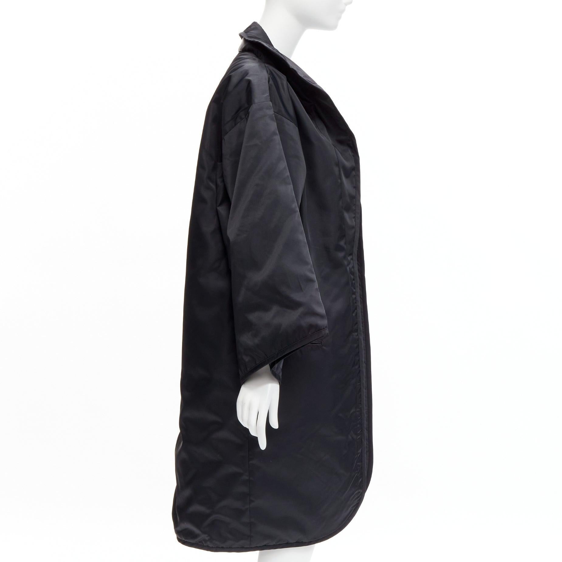 YOHJI YAMAMOTO Vintage black armhole cutout padded kimono overcoat S In Excellent Condition For Sale In Hong Kong, NT