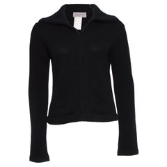 Yohji Yamamoto, chaleco de lana con cuello extra alto.