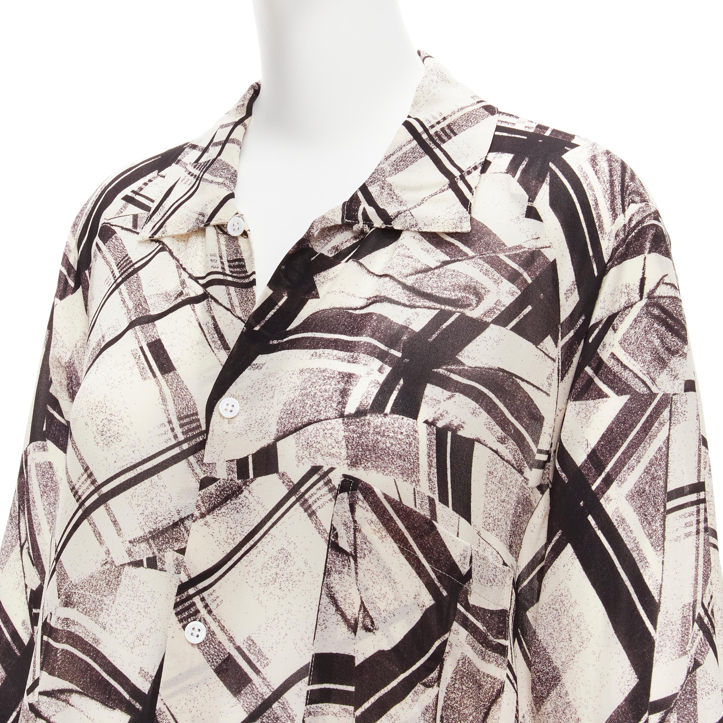 YOHJI YAMAMOTO Y'S abstract checked patchwork printed draped shirt dress JP1 S
Reference: TGAS/C02020
Brand: Yohji Yamamoto
Collection: Y'S
Material: Feels like silk
Color: Beige, Black
Pattern: Abstract
Closure: Button
Extra Details: 1 pocket at