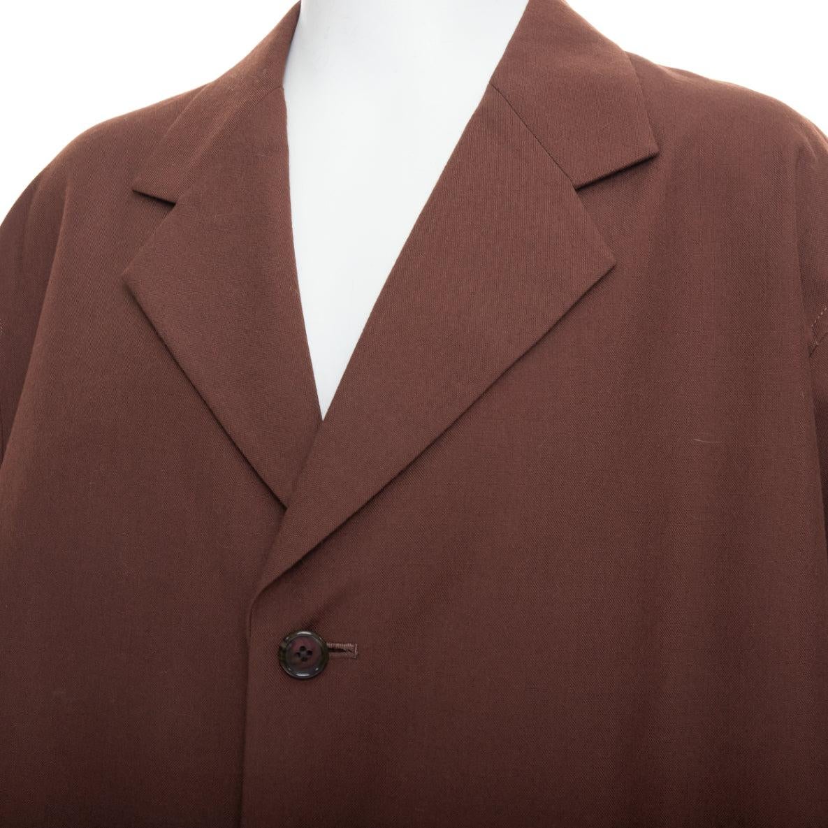 Yohji Yamamoto Y's marrone in lana e mohair monopetto lungo e boxy JP3 L.
Riferimento: PRWU/A00014
Marchio: Yohji Yamamoto
Collection's: Y's
Materiale: Wood, Mohair
Colore: marrone
Modello: Tinta unita
Chiusura: bottone
Fodera: Tessuto