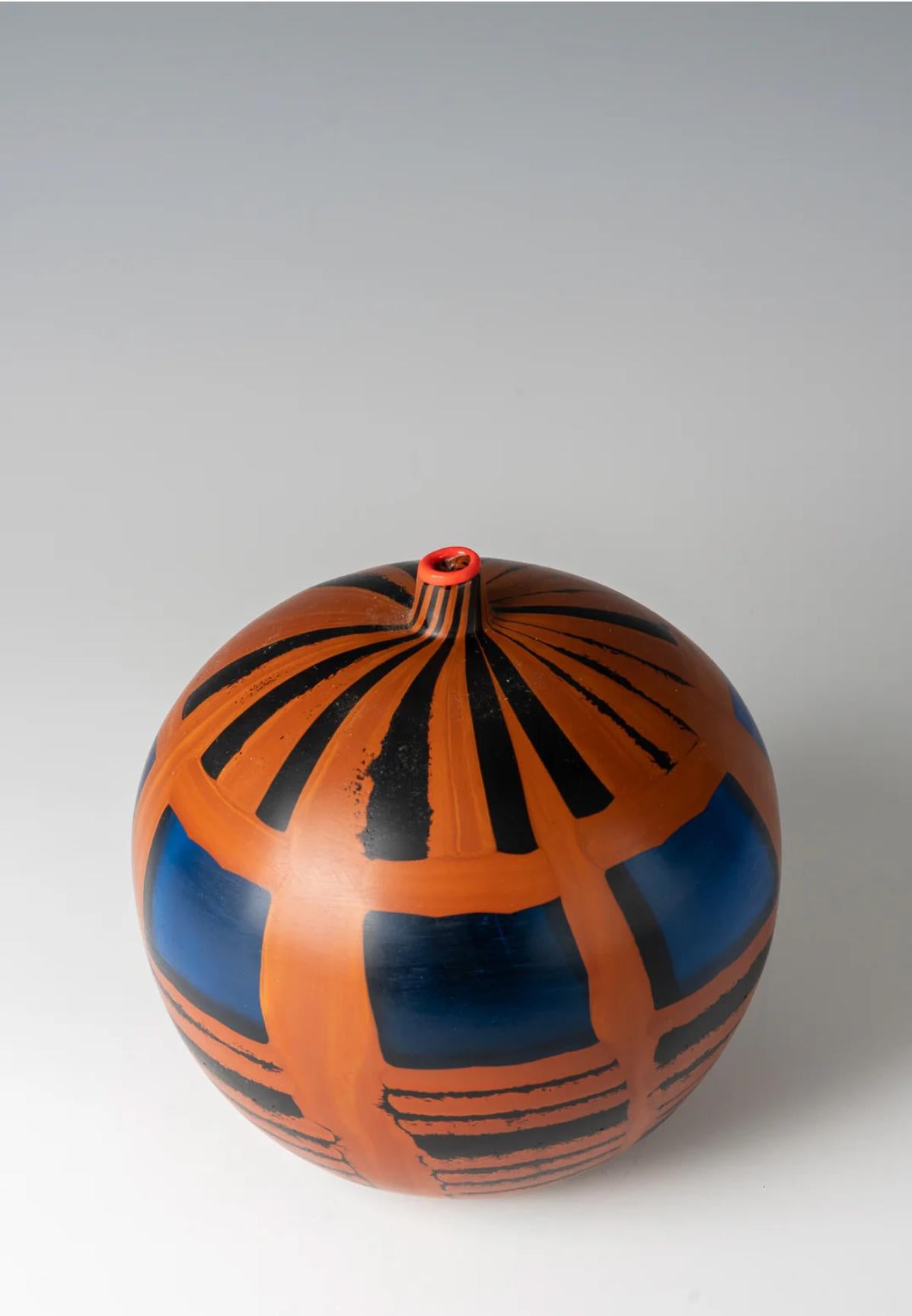 Italian Yoichi Ohira.  Unique vase For Sale