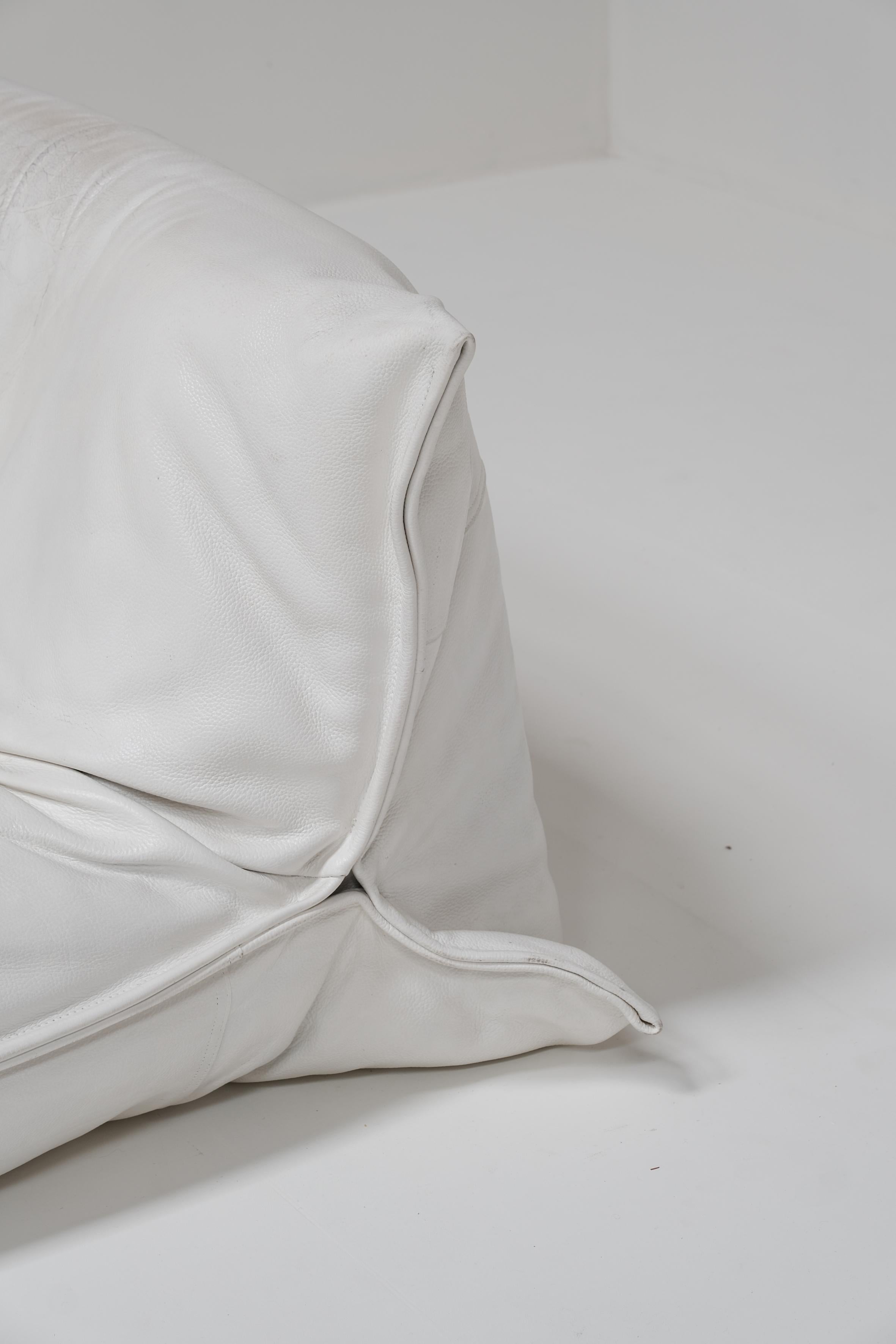 Yoko 1 seater in white chream leather 4