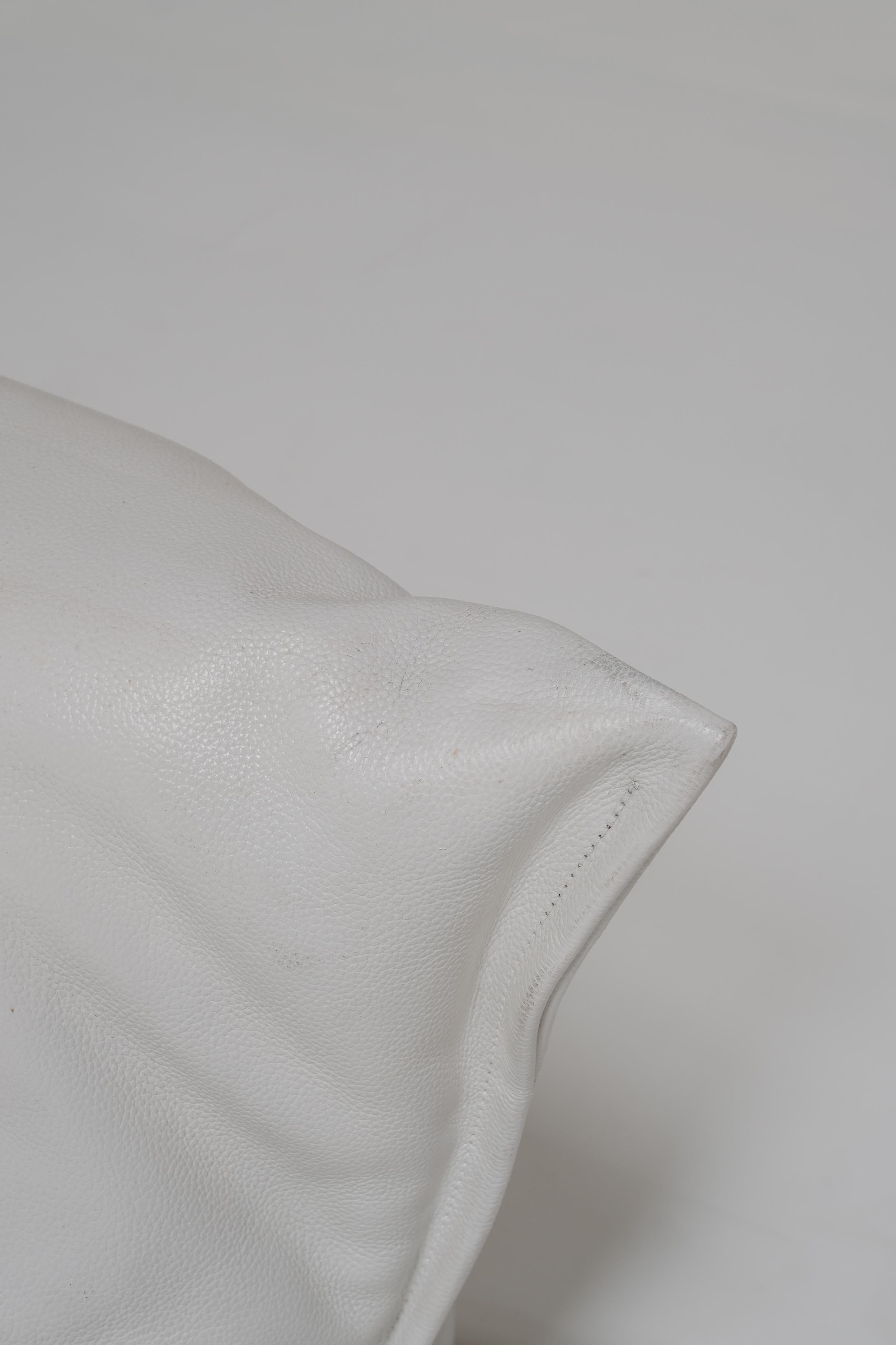 20th Century Yoko 1 seater in white chream leather