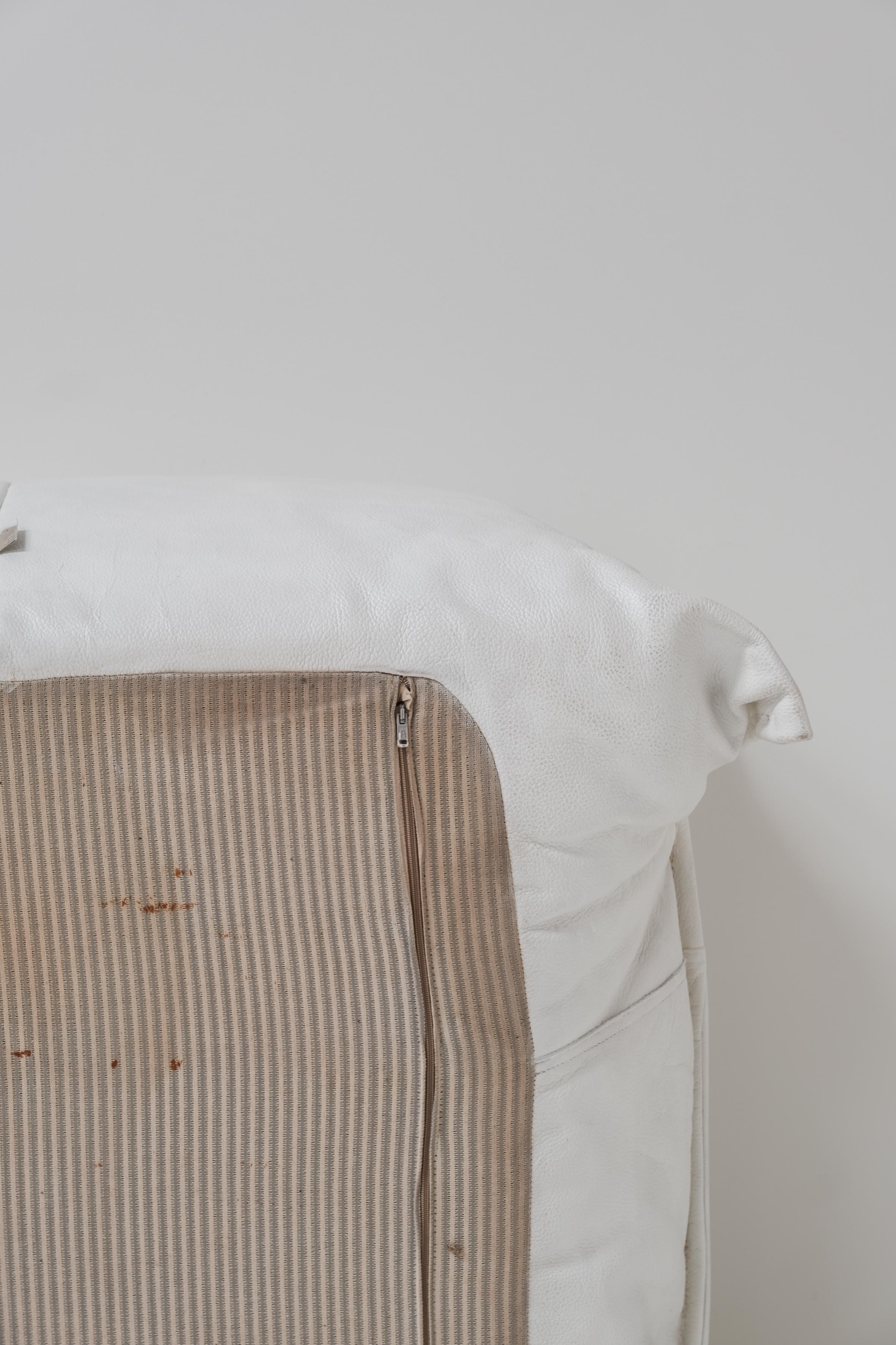 Yoko 1 seater in white chream leather 2
