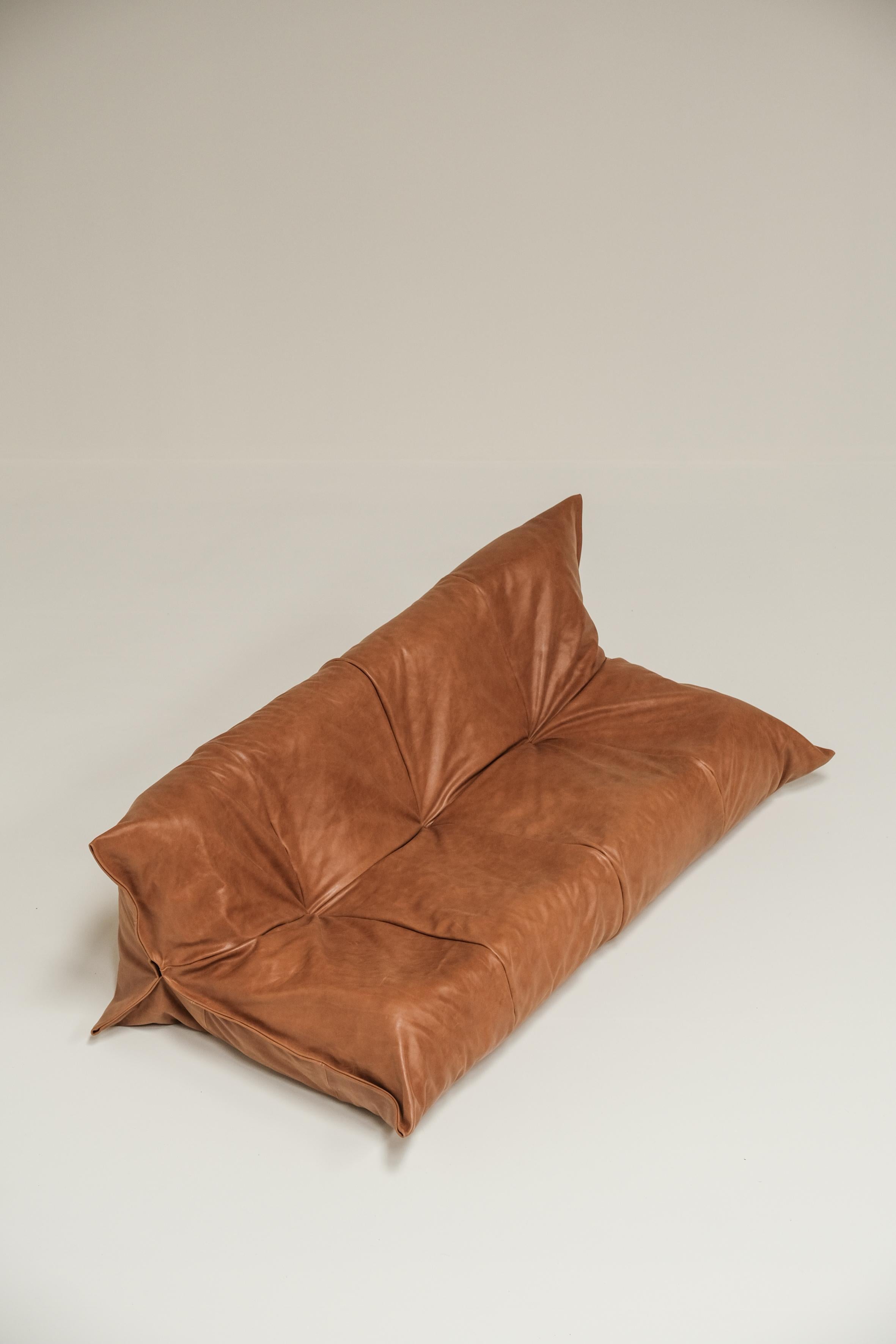 Yoko 3 seater in cognac leather designed by Michel Ducaroy for Ligne Roset 6