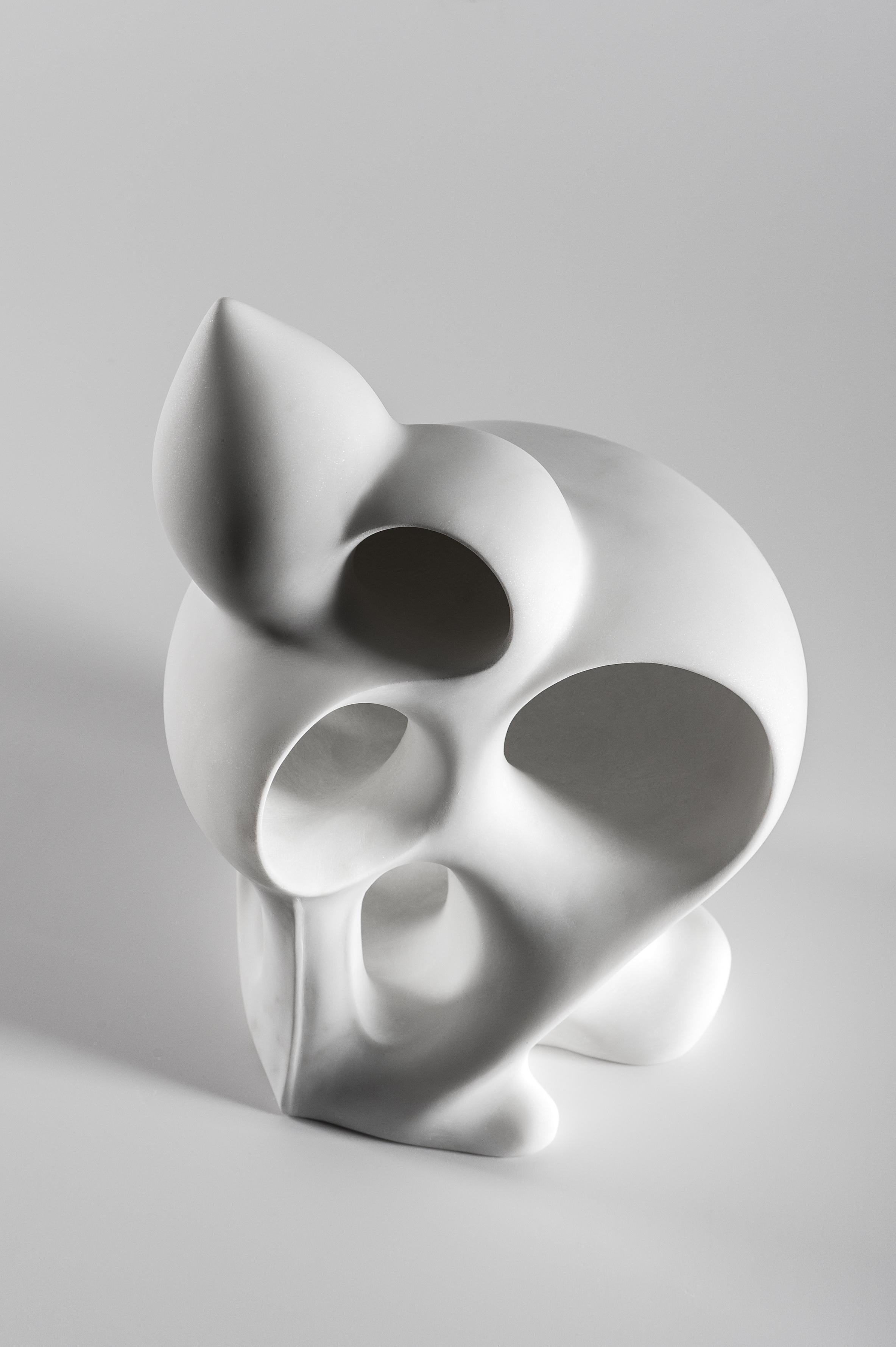 Contemporary Abstract Biomorphic White Marble Sculpture by Yoko Kubrick For Sale 1