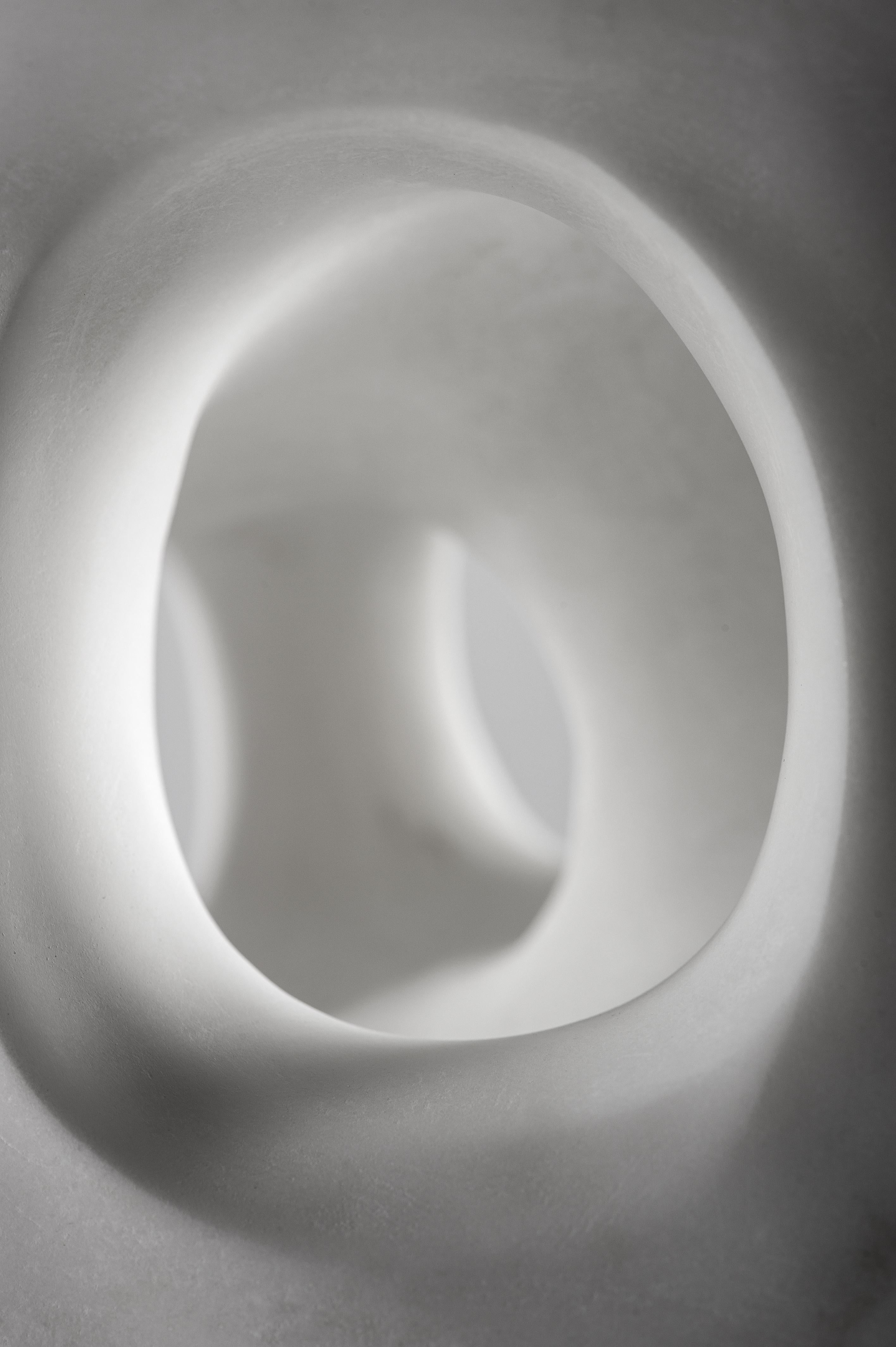Contemporary Abstract Biomorphic White Marble Sculpture by Yoko Kubrick For Sale 3
