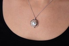 Yoko London 18ct White Gold South Sea "Eclipse" Pendant