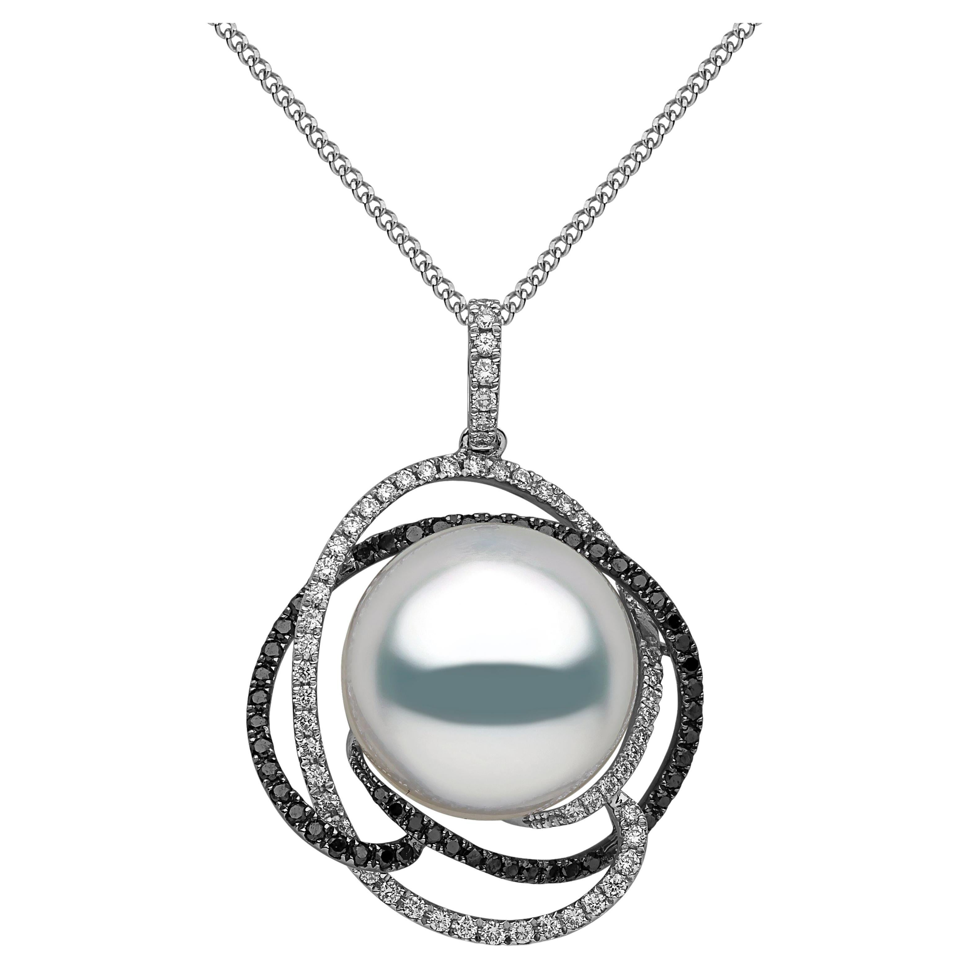 Pendentif The Eclipse en or blanc 18ct de Yoko London en vente