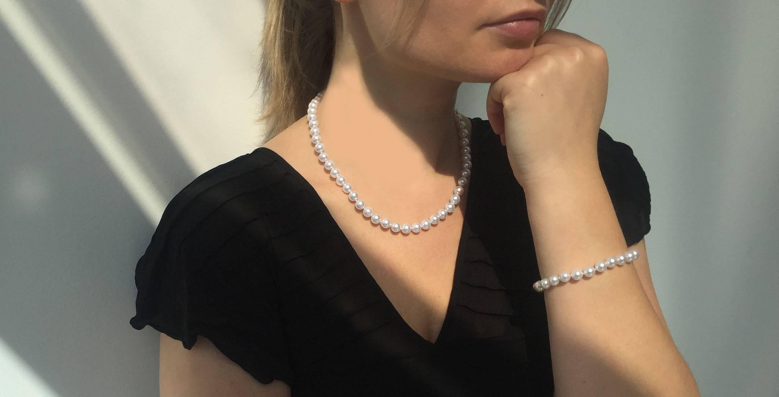 Yoko London Zucht japanische Akoya-Perle und Diamant-Armband aus 18 Karat Gold im Angebot 2
