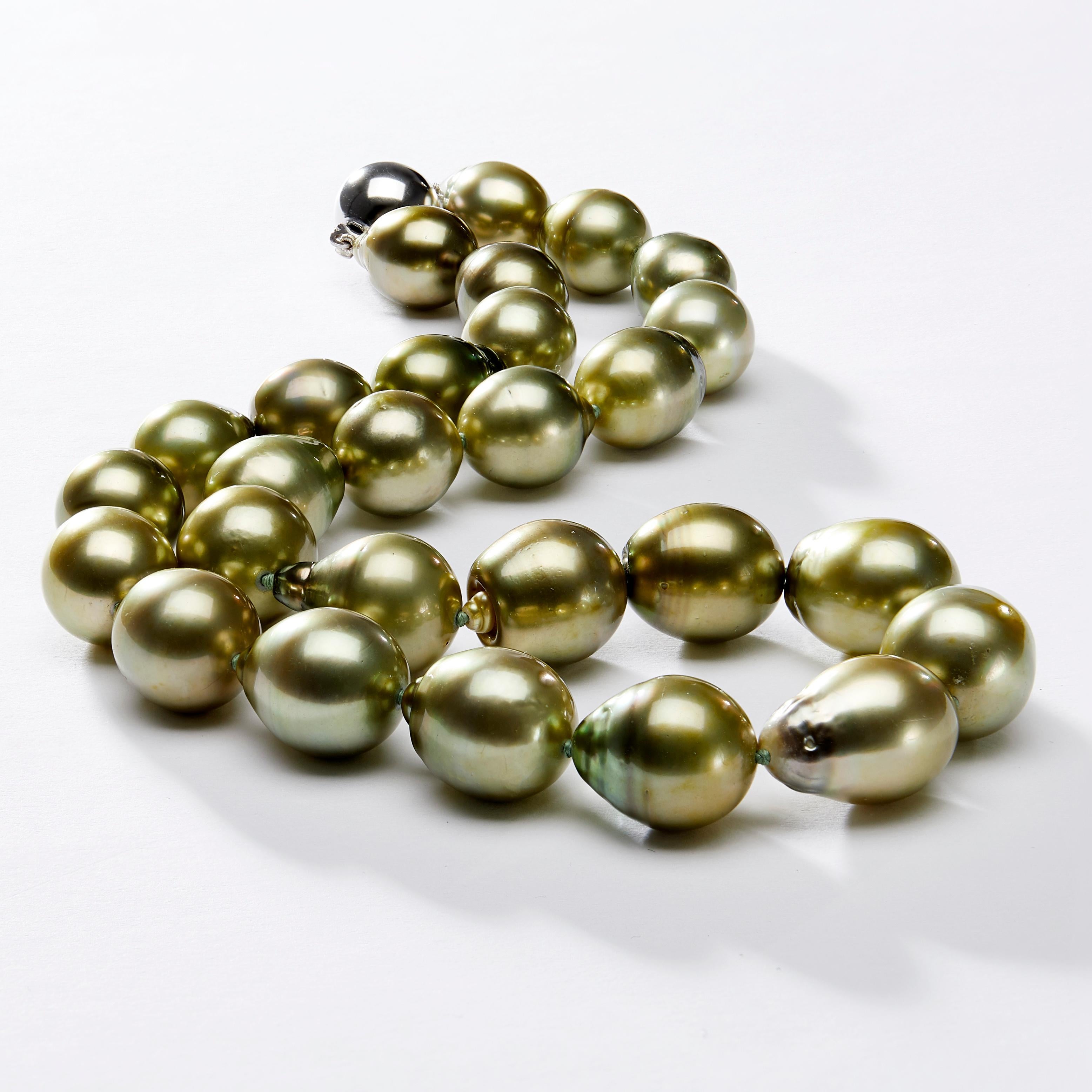 Contemporary Yoko London Baroque Pistachio-Coloured Tahitian Pearl Necklace in 18 Karat Gold