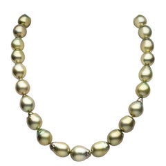 Yoko London Baroque Pistachio-Colored Tahitian Pearl Necklace in 18 Karat Gold
