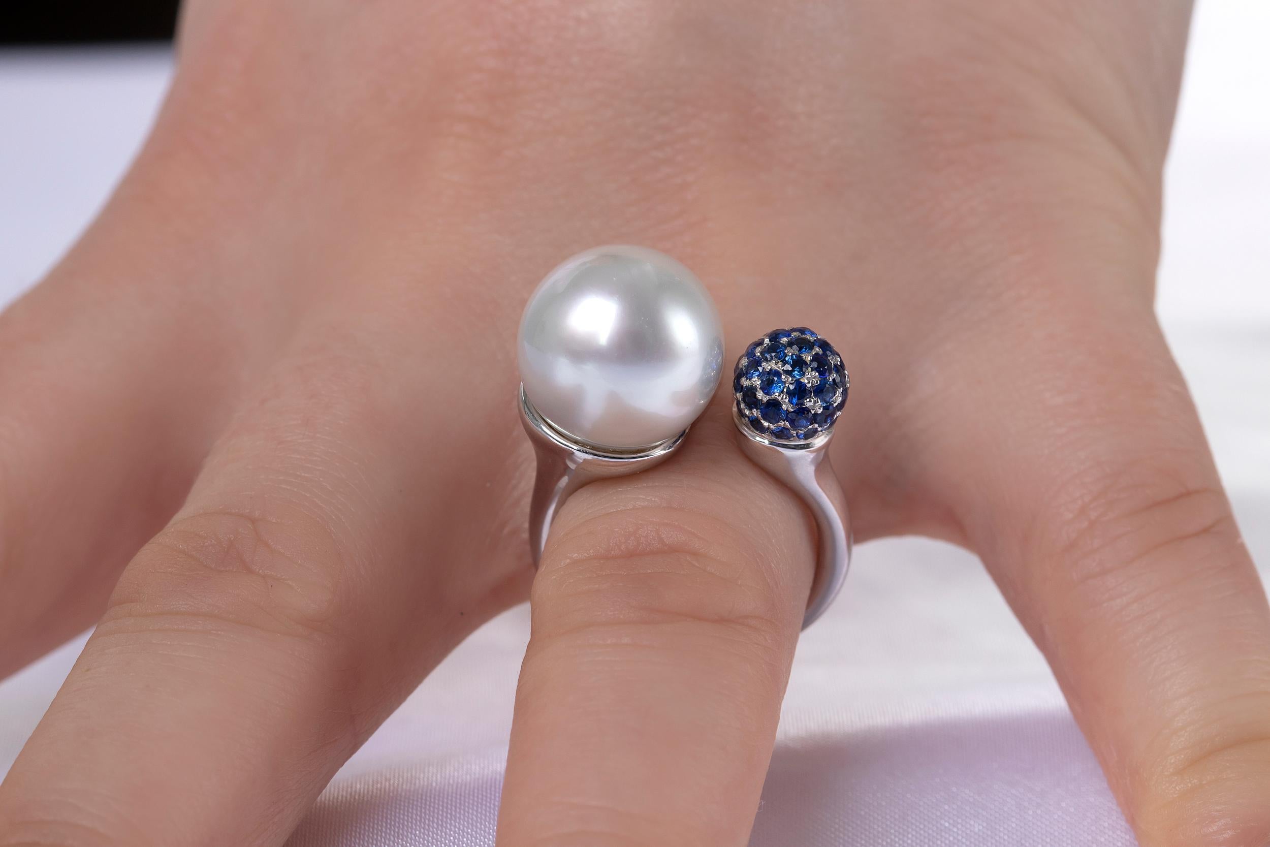 blue sapphire and pearl ring