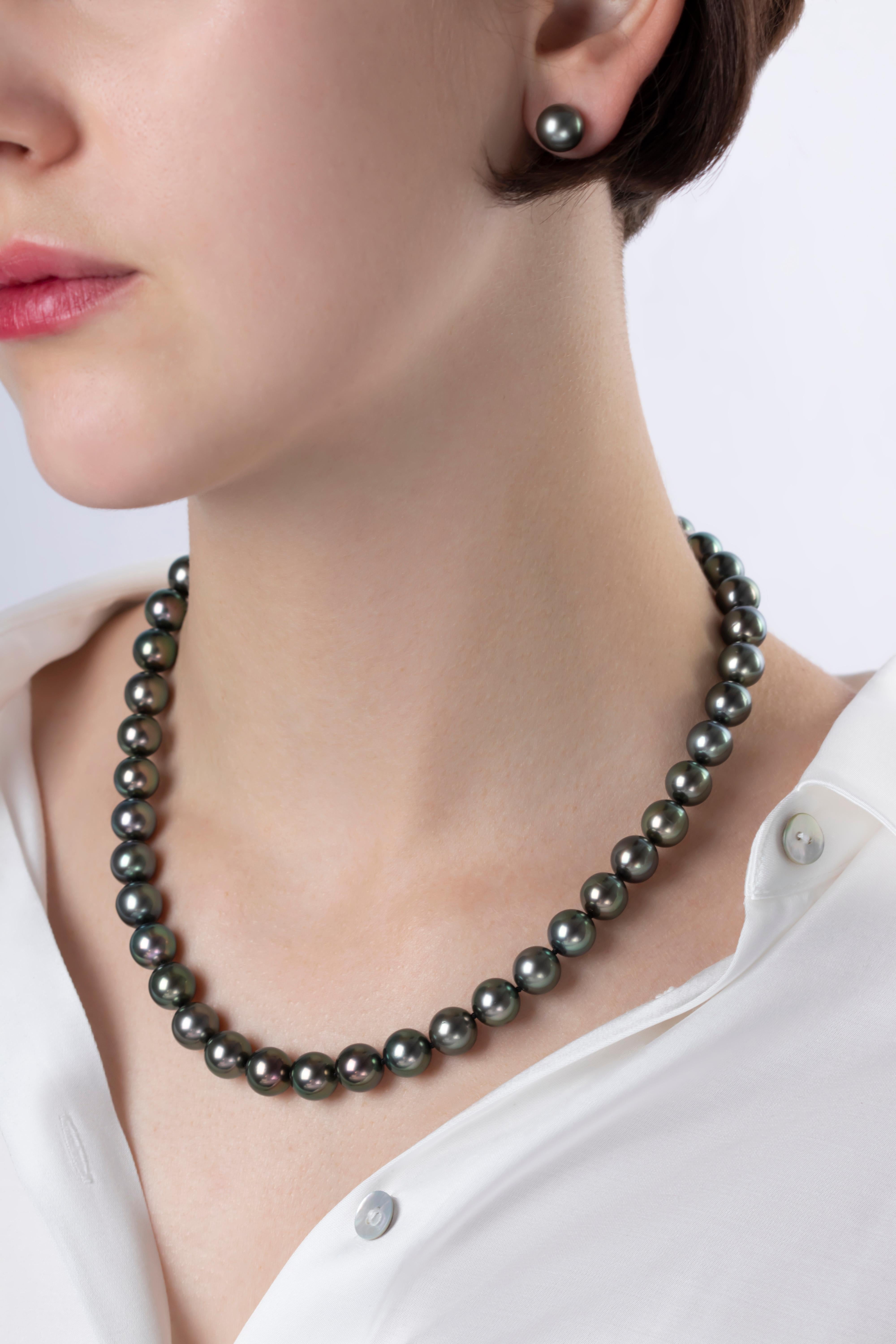 A classic necklace style formed good quality Tahitian pearls and strung onto an 18K White Gold clasp. Suitable for daily use or formal events, this necklace will add a sophisticated twist to any outfit. Style with matching studs and other Tahitian