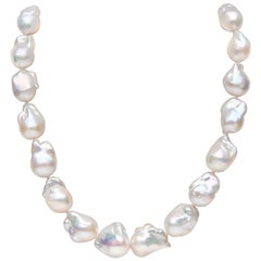 Yoko London Freshwater Baroque Pearl Necklace in 18 Karat Yellow Gold