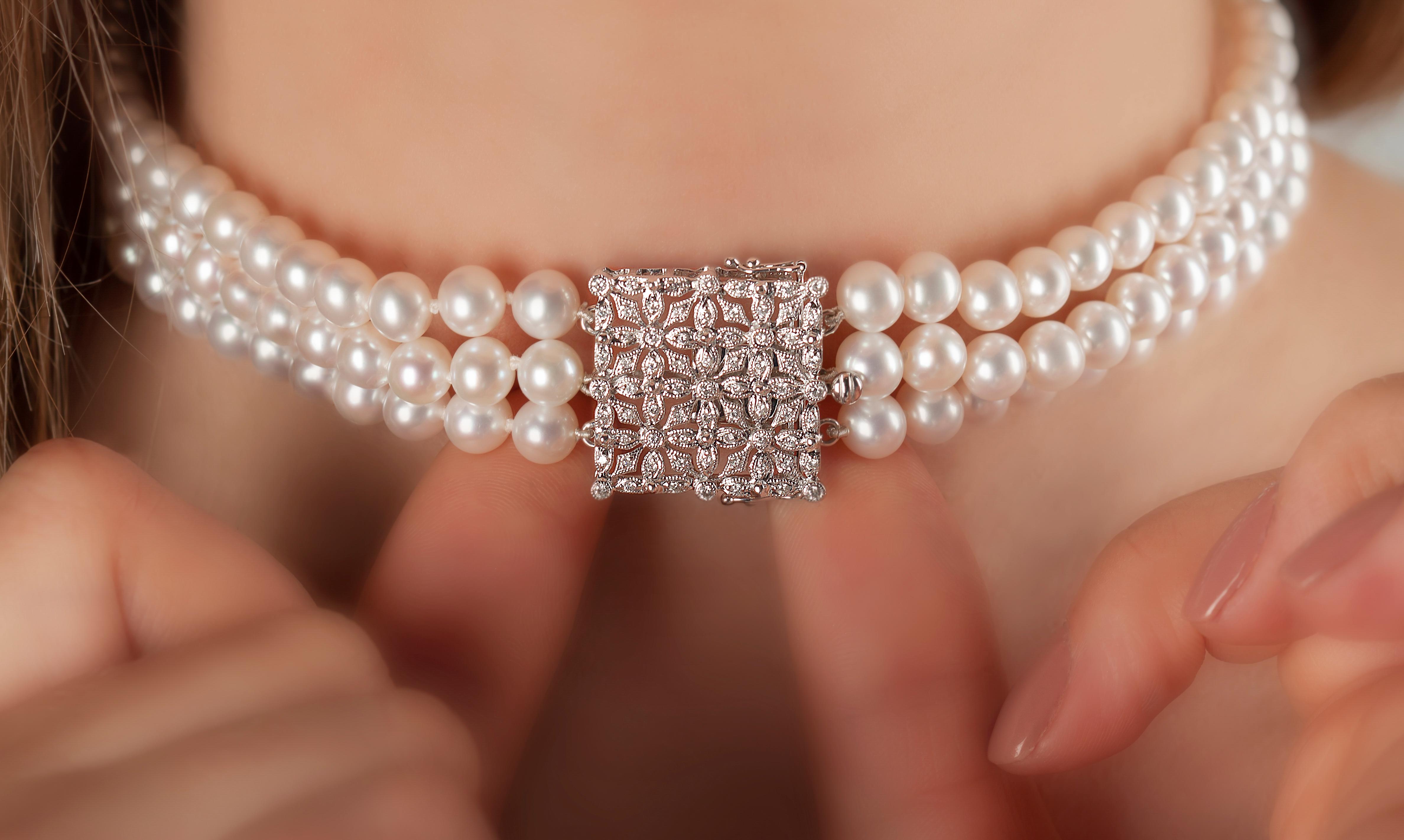 This elegant choker by Yoko London features three rows of expertly matched, high quality Freshwater pearls. The superior lustre of these Freshwater pearls is perfectly enriched by the 18ct white gold diamond clasp, which adds a unrivalled touch of
