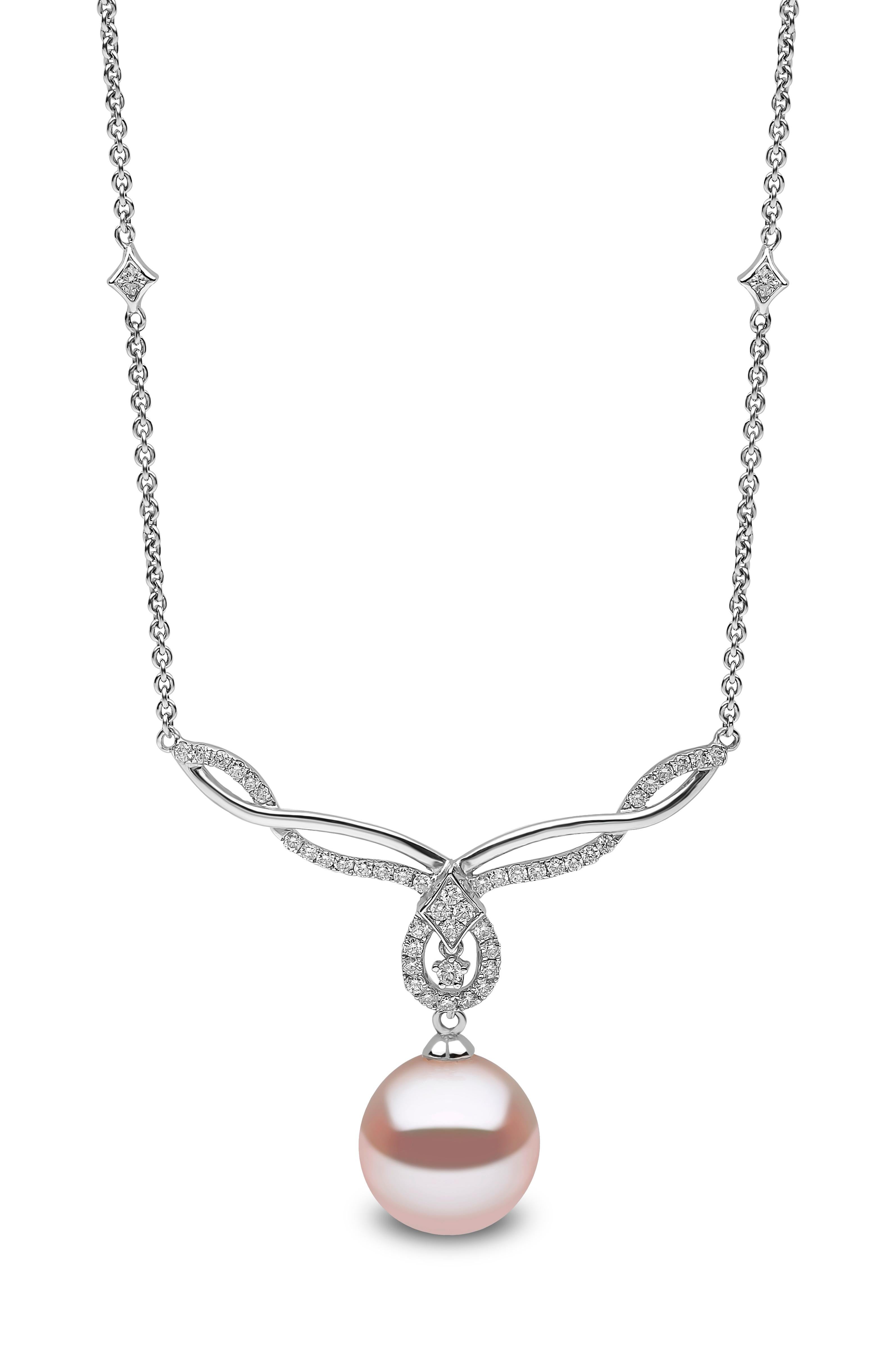 This elegant earring and pendant set by Yoko London features vivid pink Freshwater pearls beneath intricate diamond twists. The pearls at the centre of this set have been hand selected and expertly matched our London atelier for their unique hue.