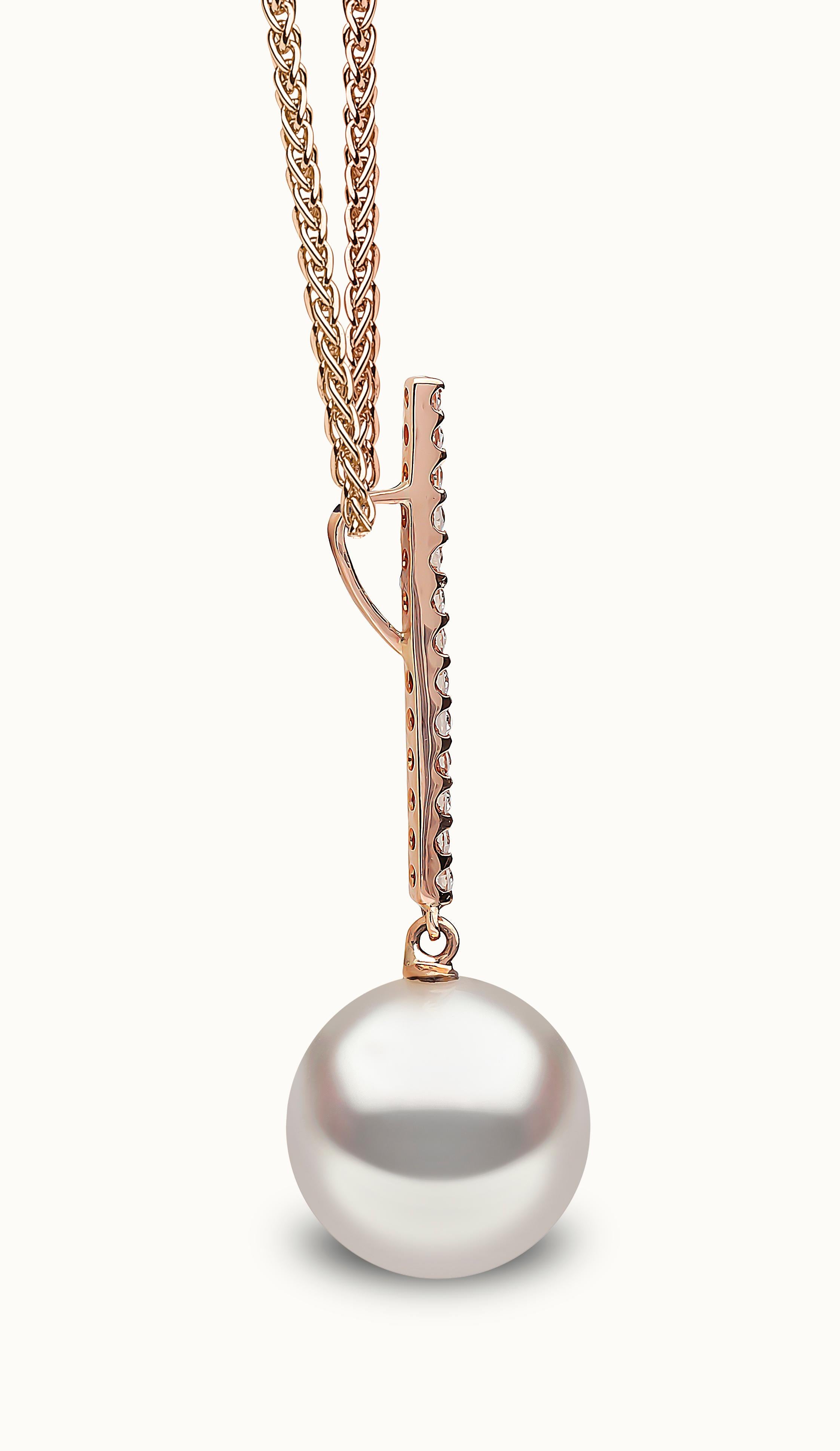 This Freshwater pearl and diamond pendant from Yoko London is timelessly elegant. The 18 Karat Rose gold setting enriches the radiance of the Freshwater pearl and the scintillating sparkle of the diamonds. Perfect for both daytime and evening looks,
