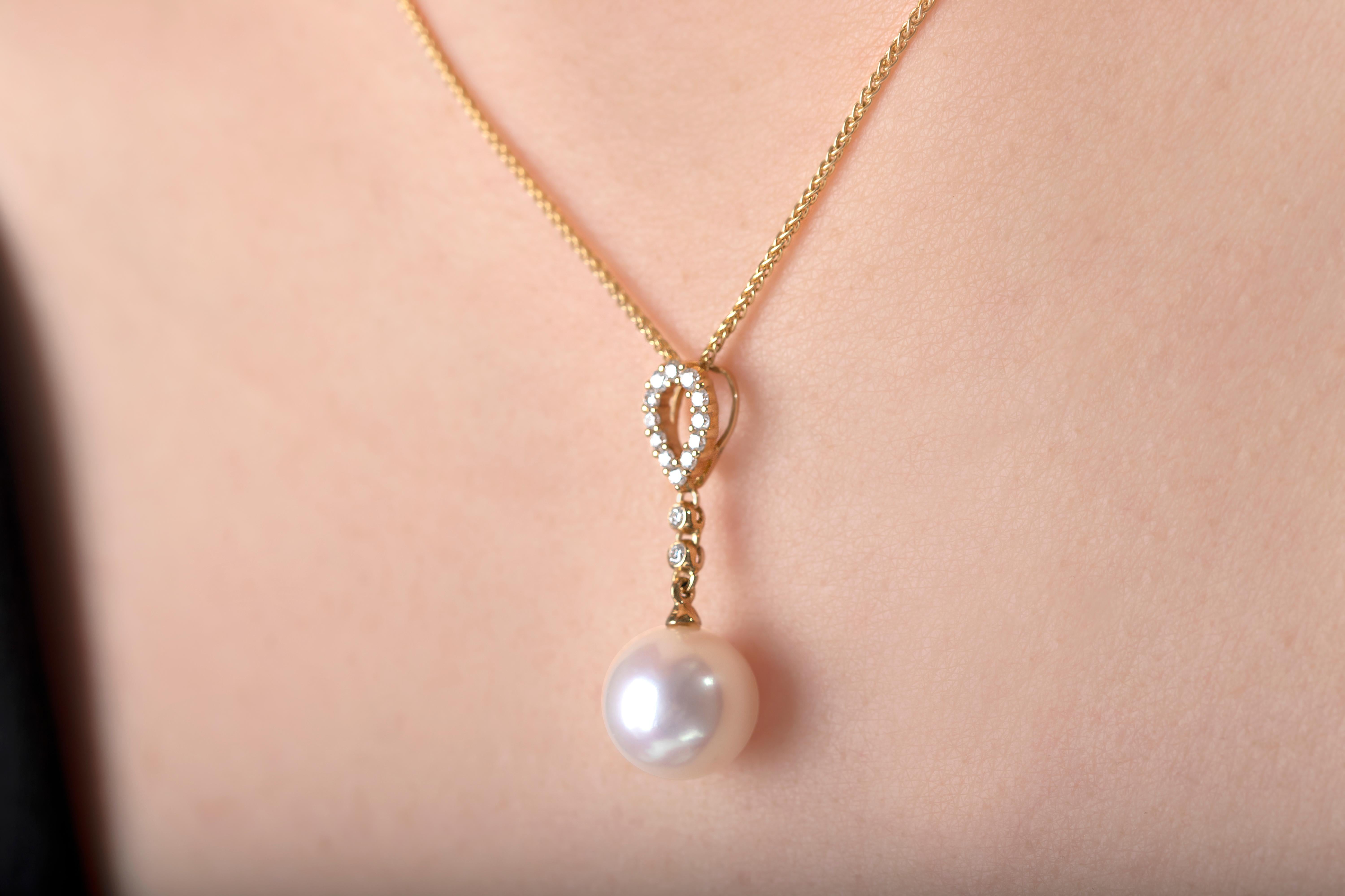 This elegant pendant by Yoko London combines the classic combination of Pearls, Diamonds and Yellow Gold in a pretty design suitable for daily use. Style with the matching drop earrings for a perfectly balanced image. Each Yoko London pearl has been