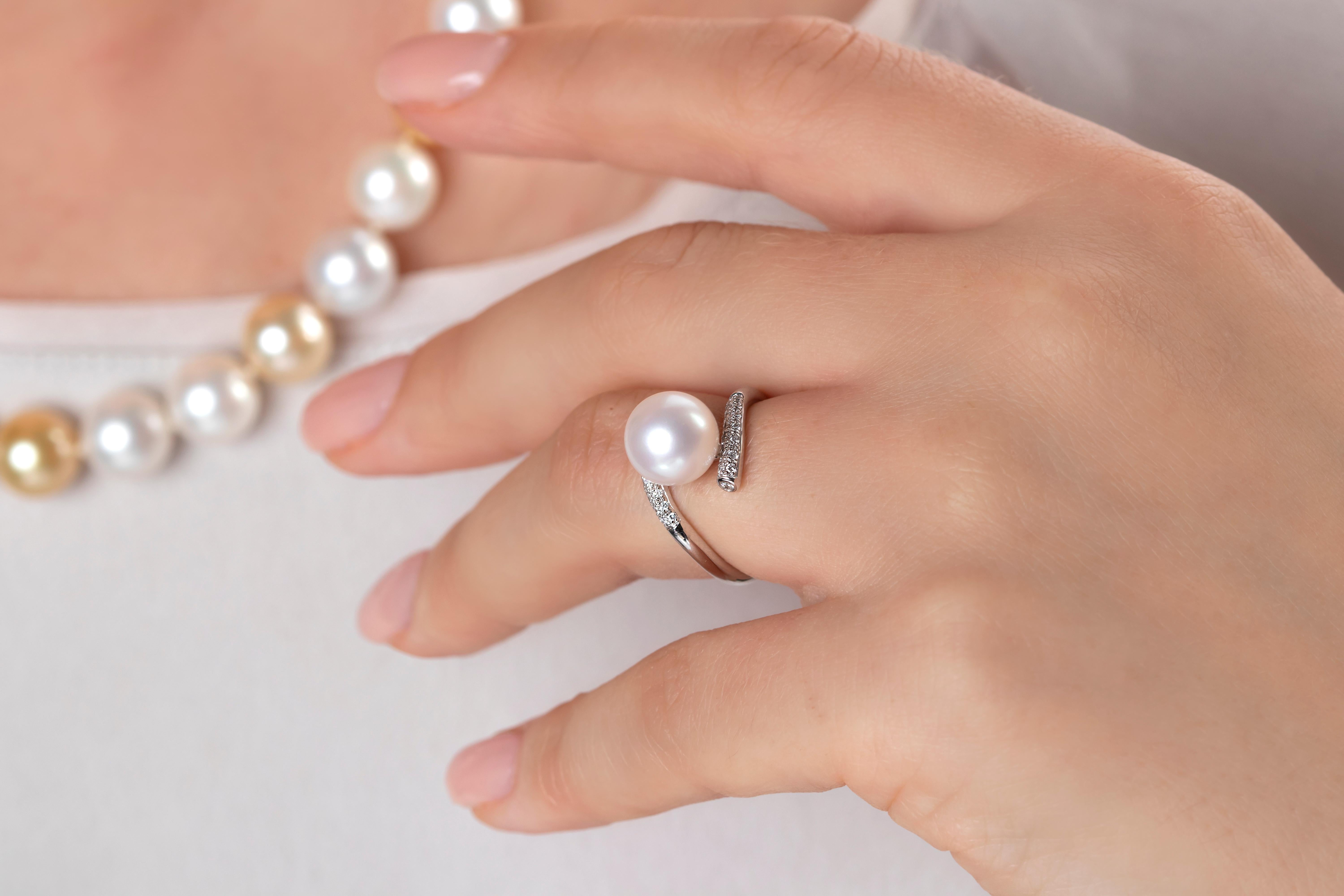 Featuring a radiant Freshwater Pearl set amongst a diamond twist, this unique ring by Yoko London will add a striking finish to any outfit.  Designed and hand finished in our London atelier, this ring has been crafted to the highest standard. A