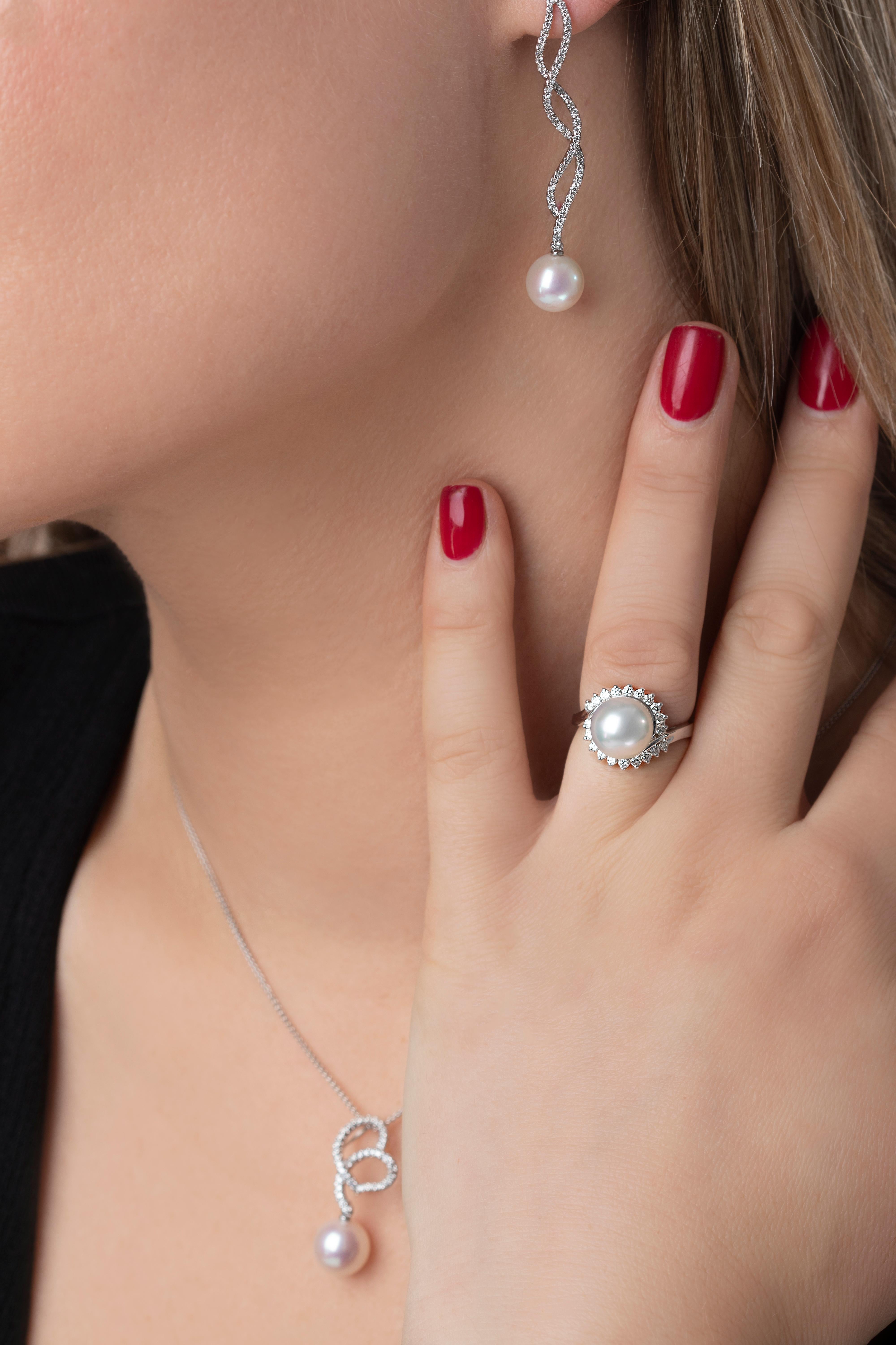 Modern Yoko London Freshwater Pearl and Diamond Ring in 18 Karat White Gold For Sale